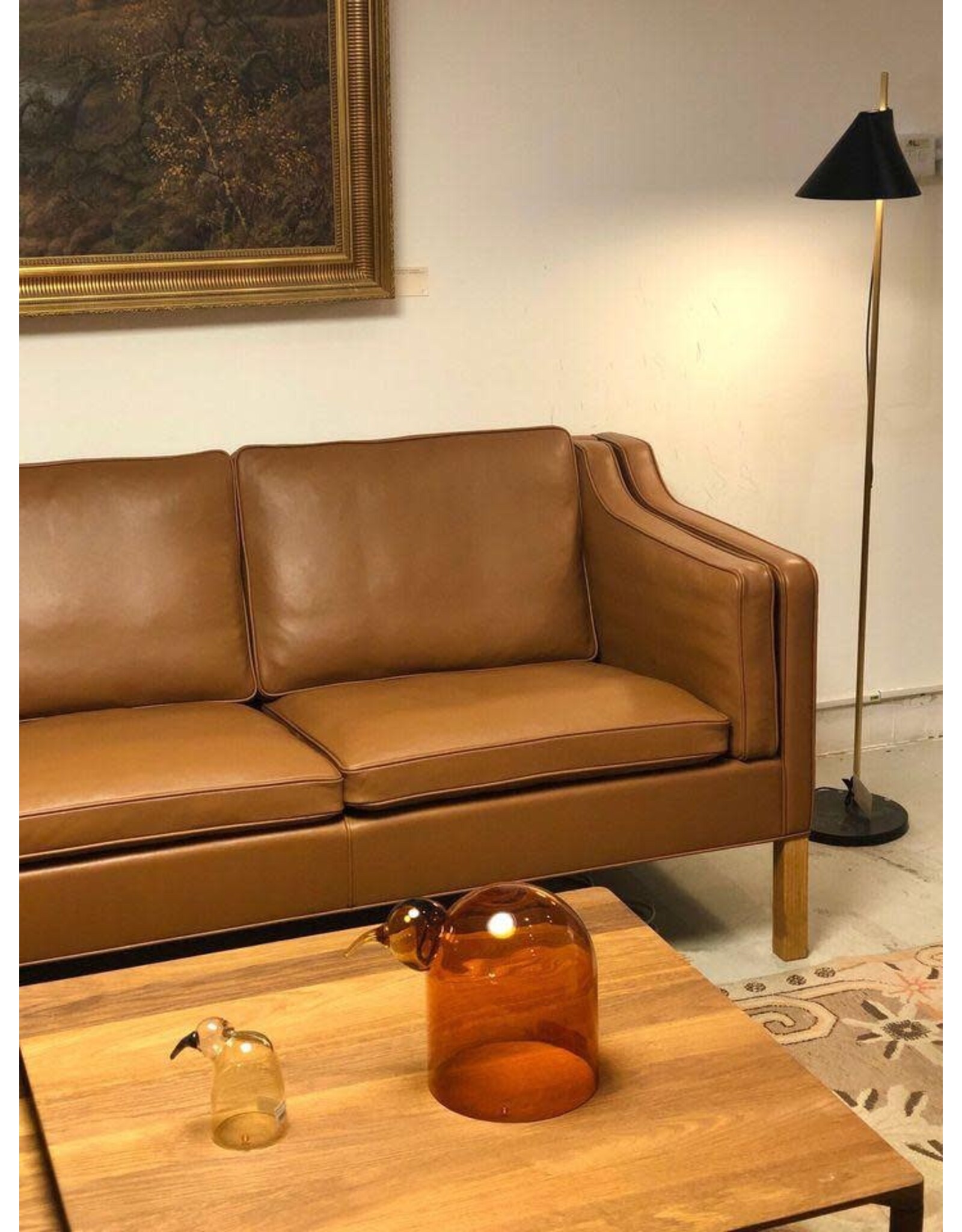 YUH LED FLOOR LAMP IN BRASS