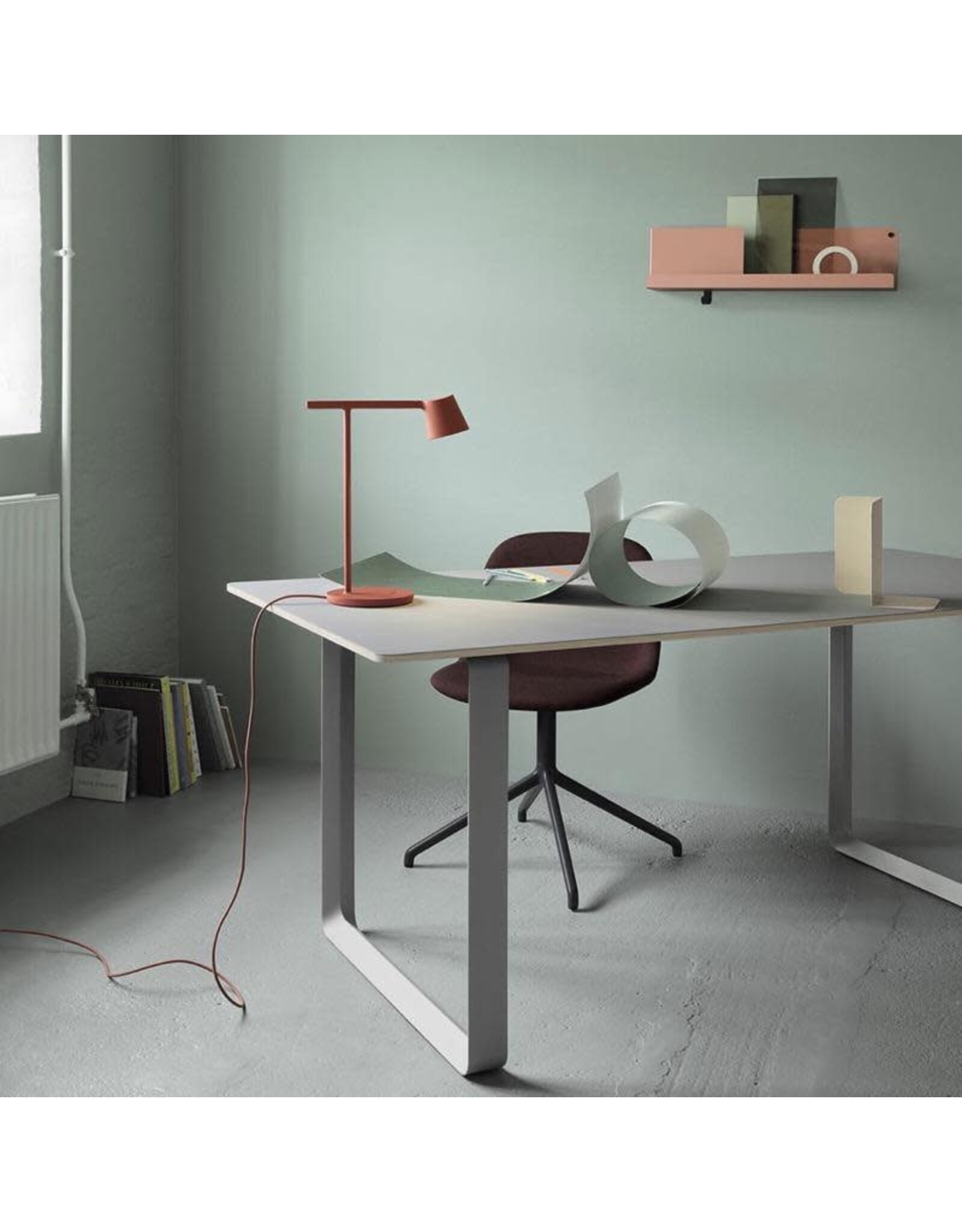 TIP TABLE LAMP IN COPPER BROWN
