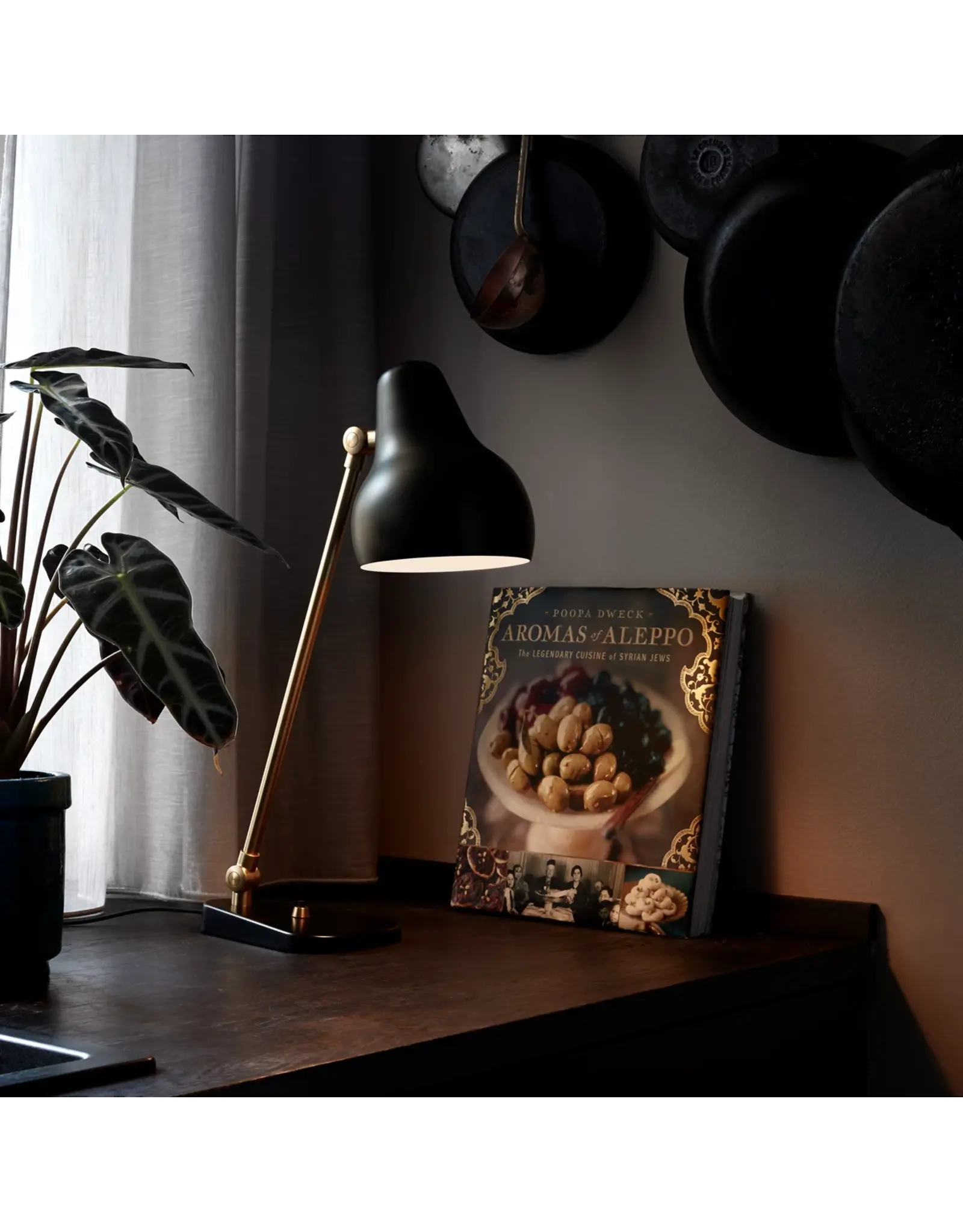 VL38 LED TABLE LAMP