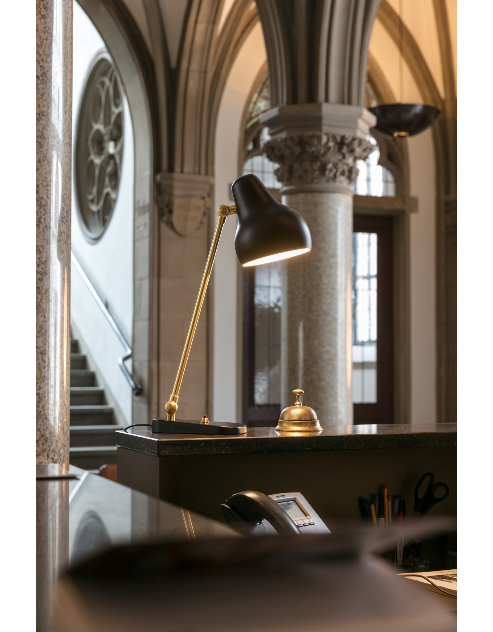 VL38 LED TABLE LAMP