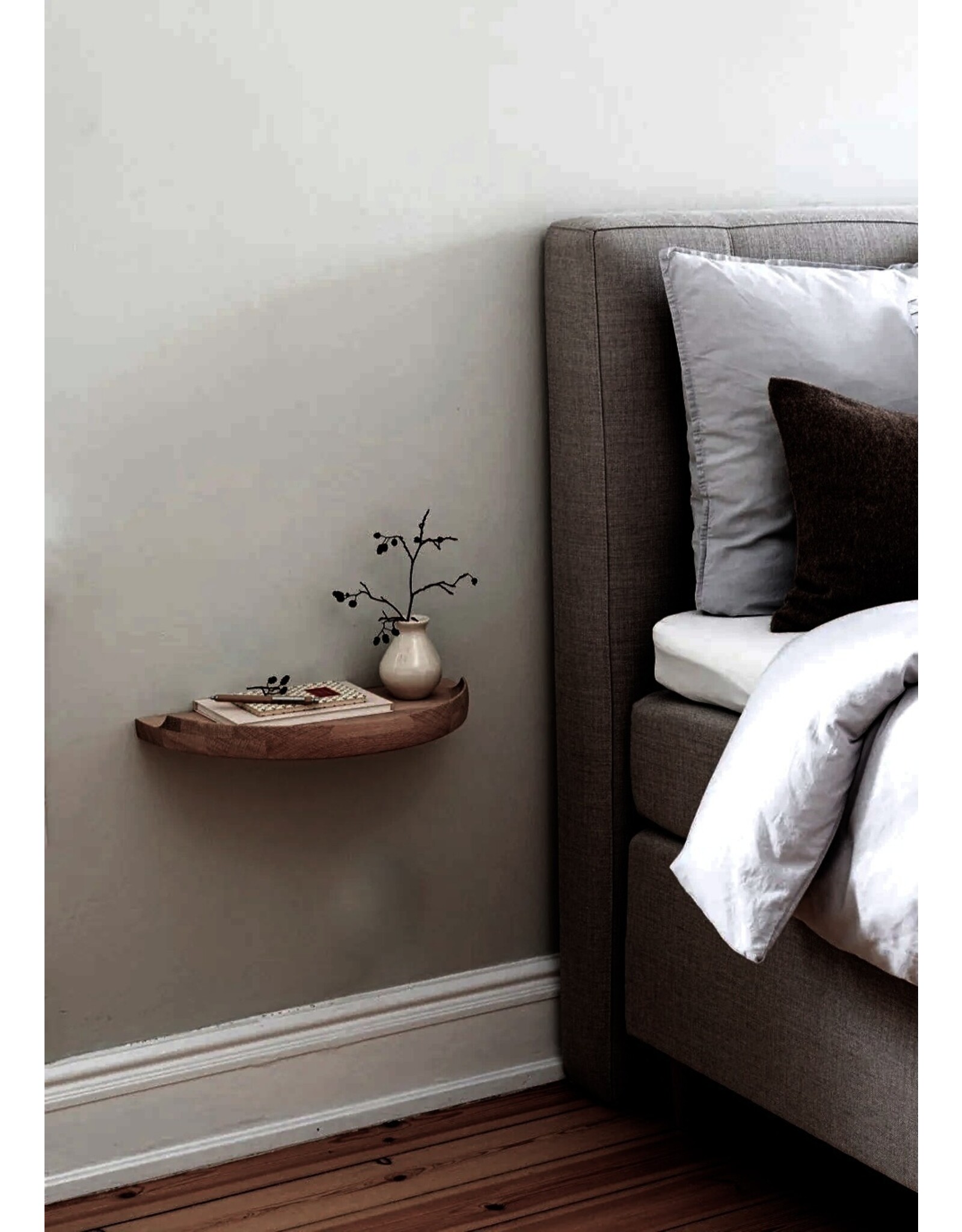 ARCUS CONSOLE SHELF