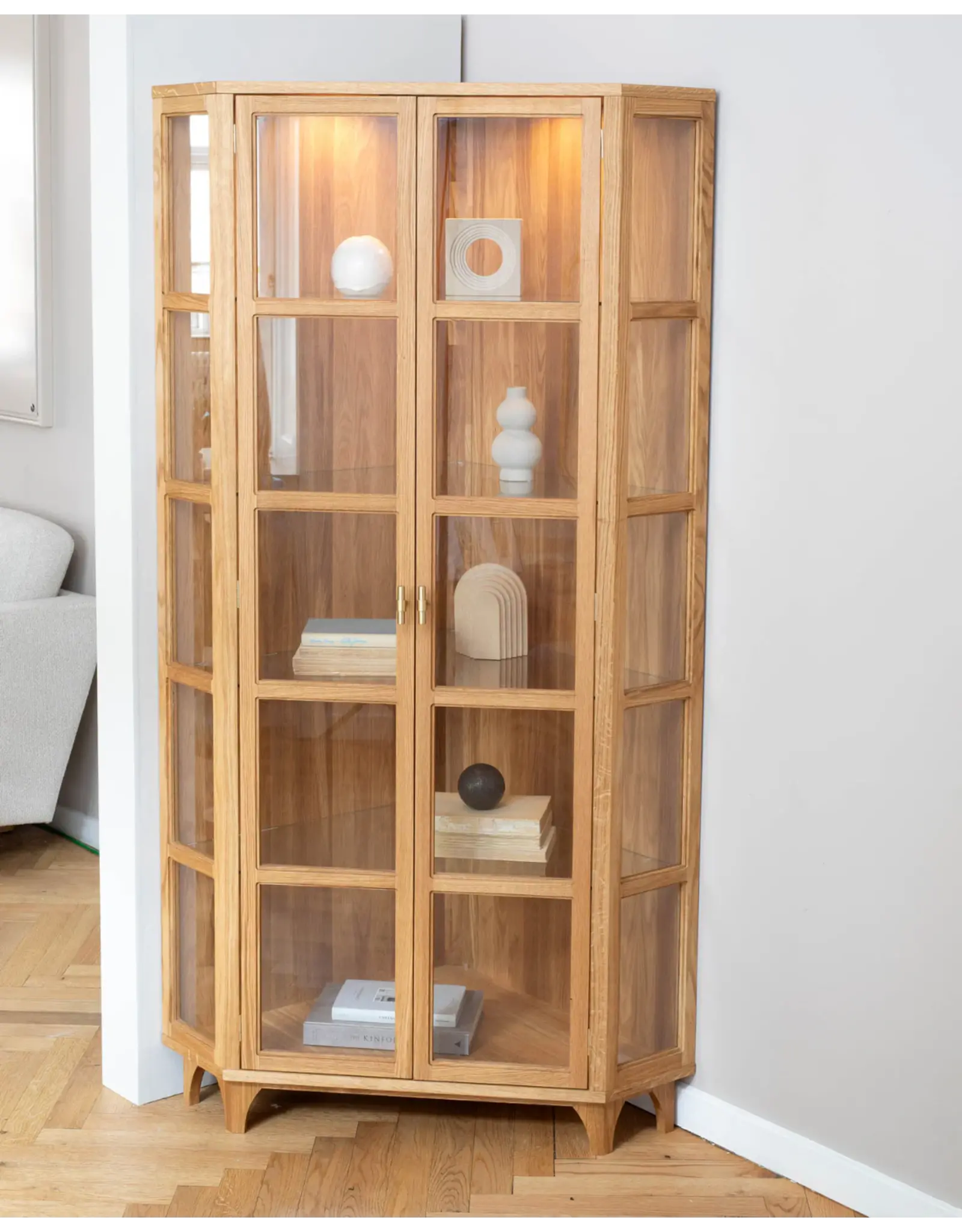 ANGULUS VITRINE