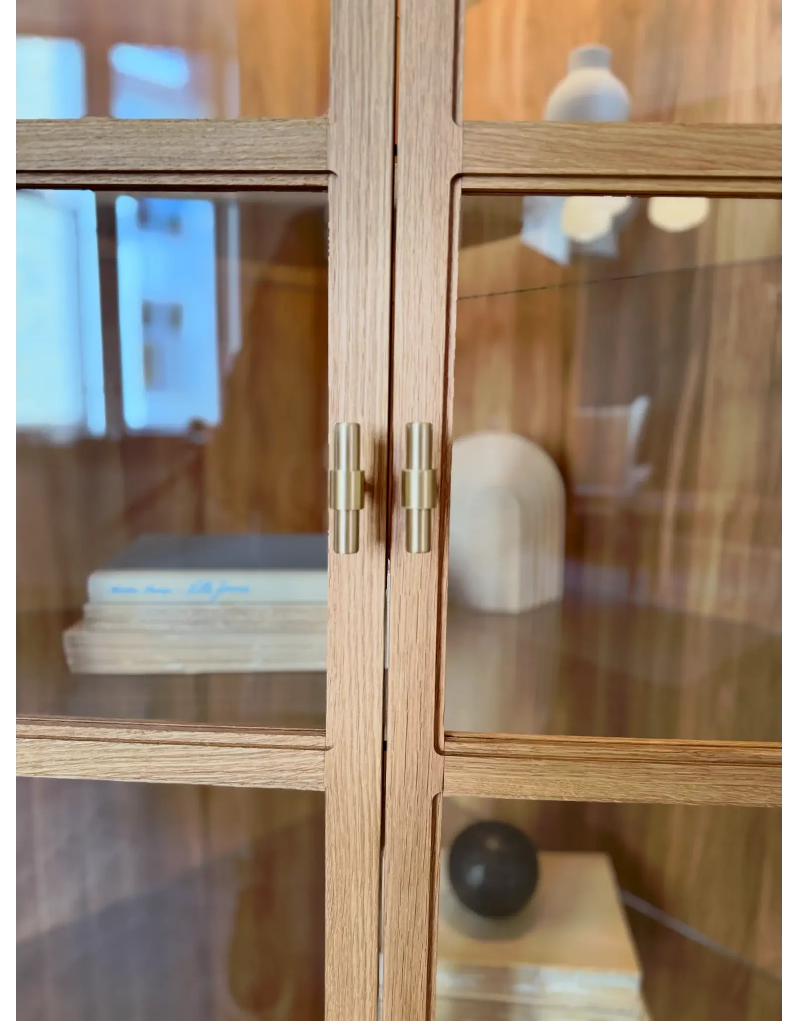 ANGULUS VITRINE