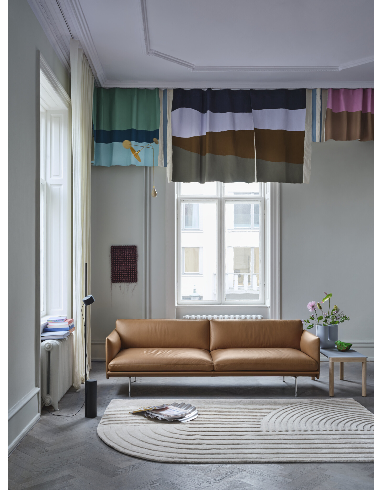 OUTLINE 3-SEATER STUDIO SOFA
