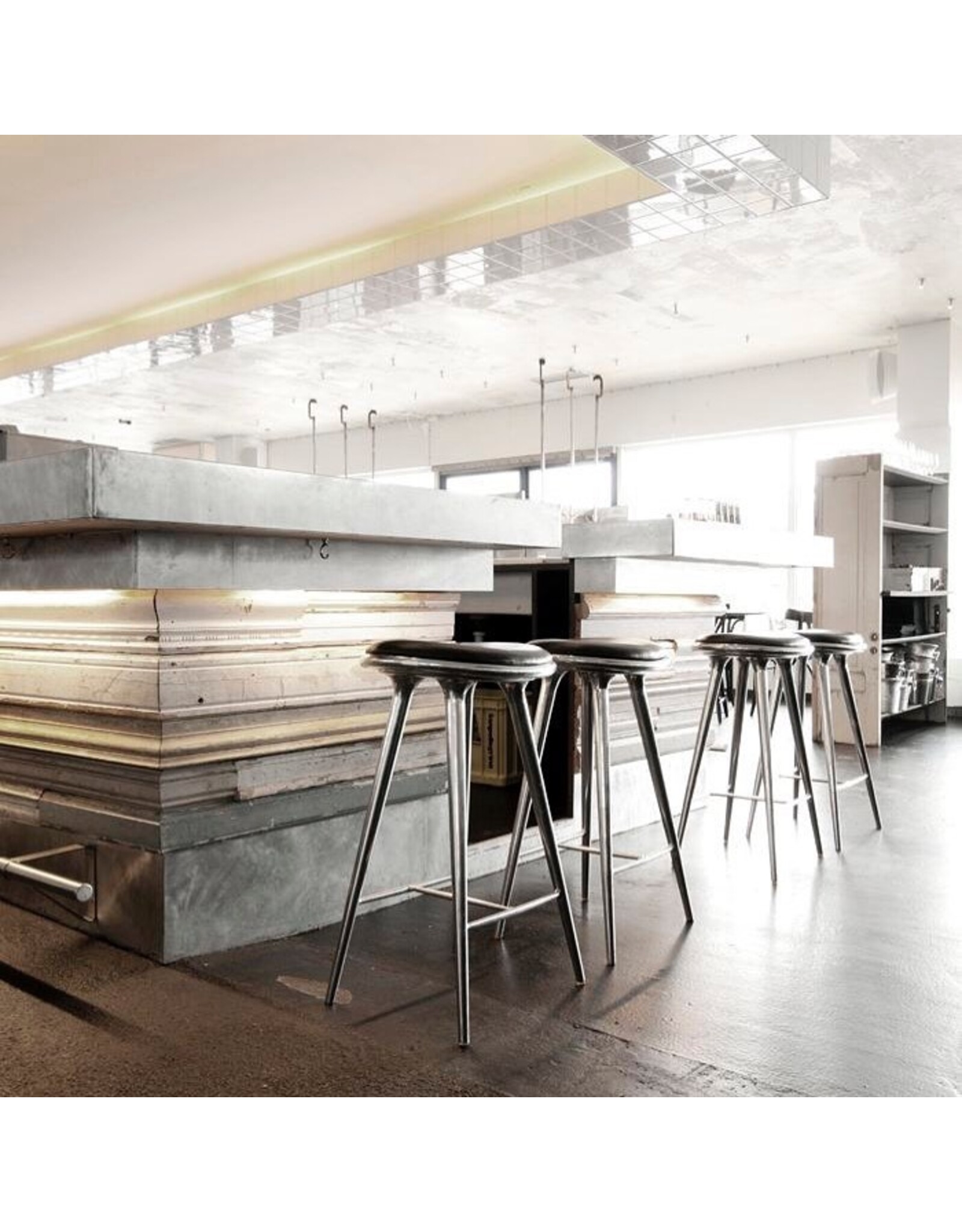 (BARGAIN CORNER) ETHICAL 再生铝高吧凳