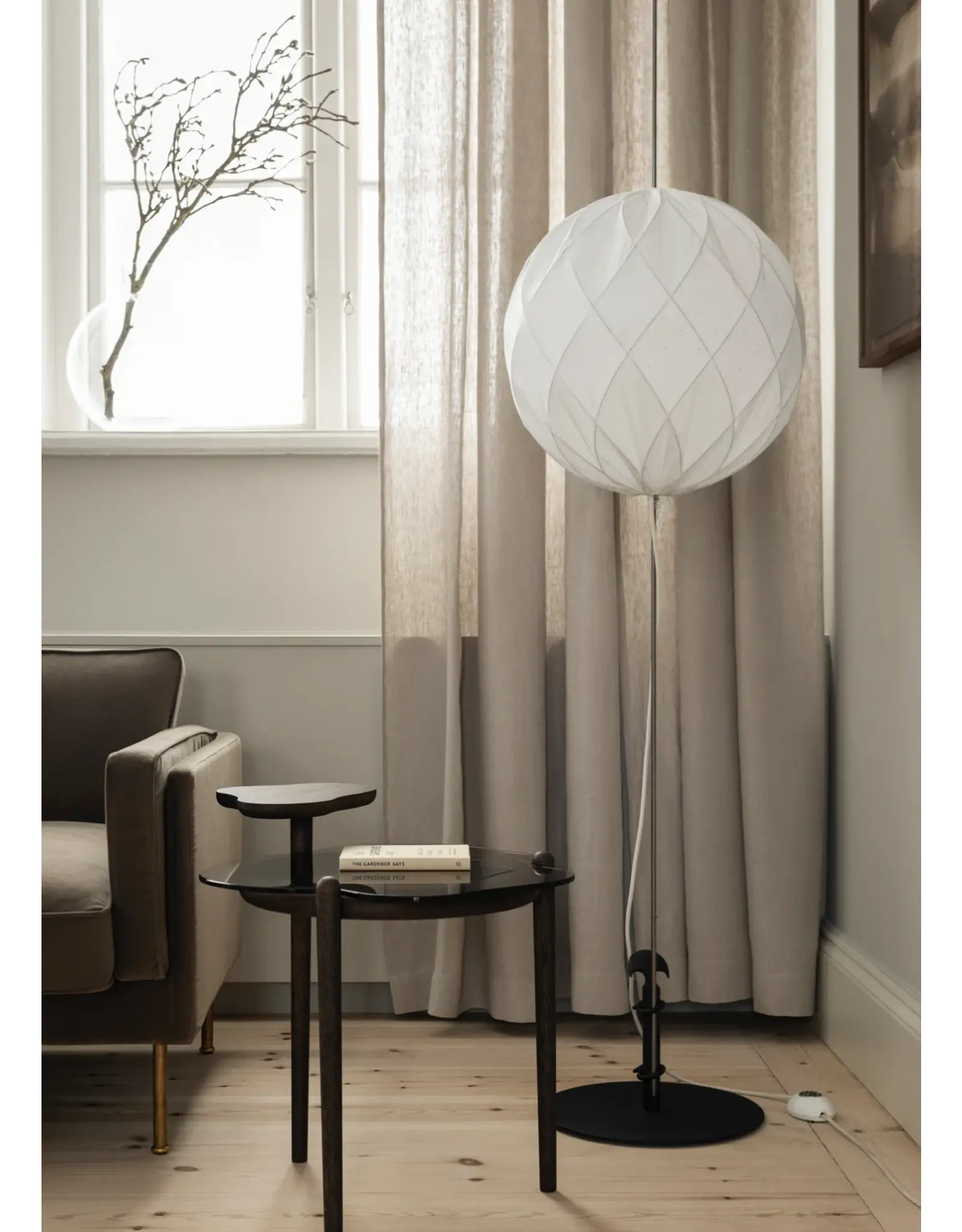 (BARGAIN CORNER) NAPOLEON BY THE NILE FLOOR LAMP