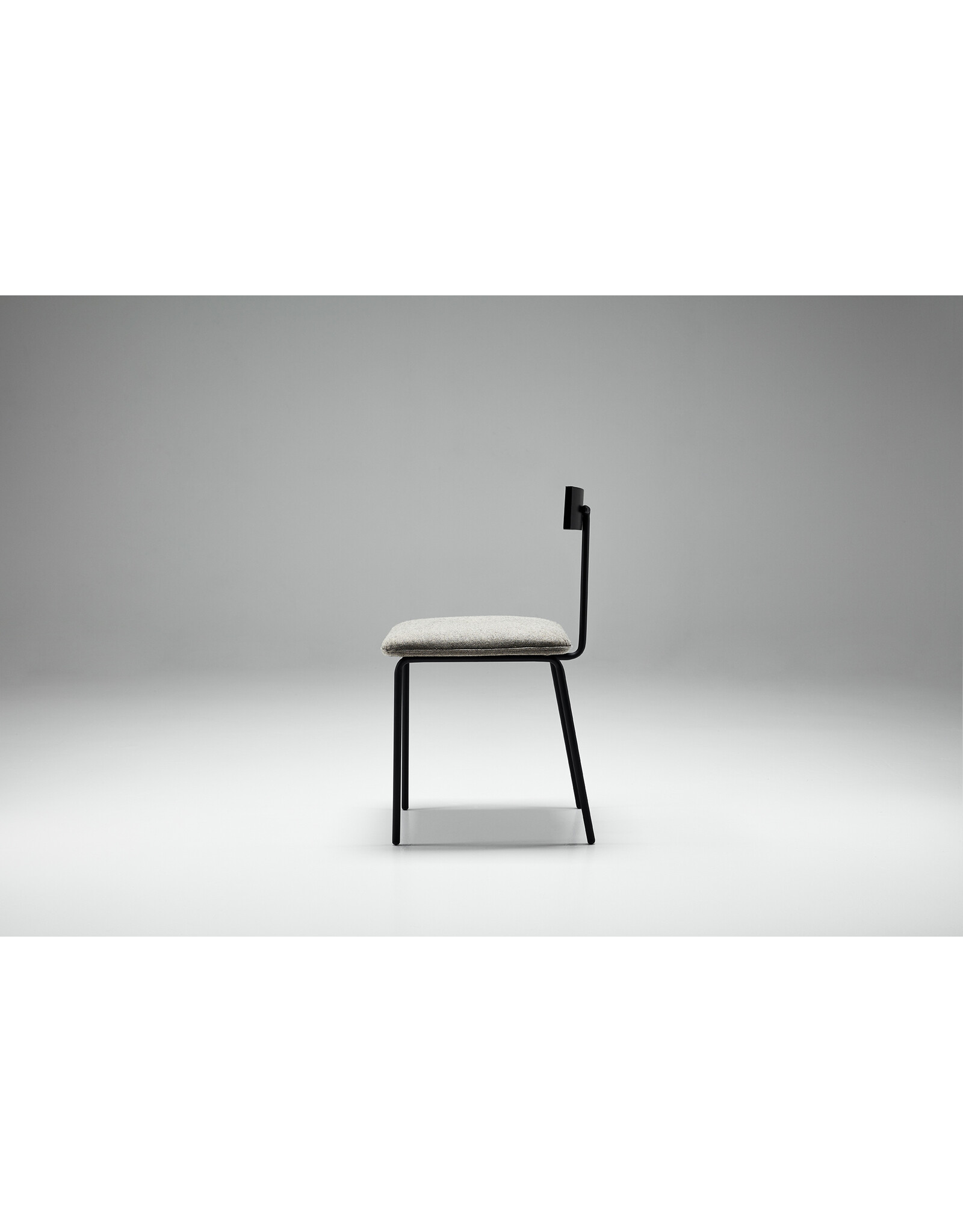 (BARGAIN CORNER) TIP TOE SMALL CHAIR