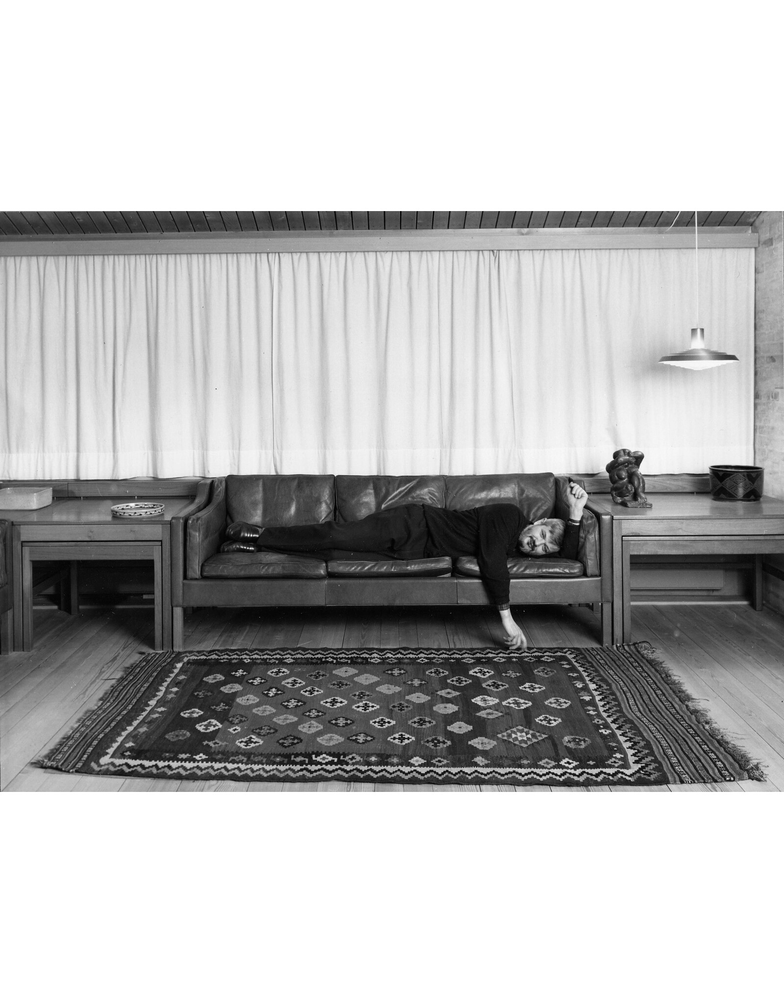 2209 3-SEATER SOFA IN WALNUT LEATHER
