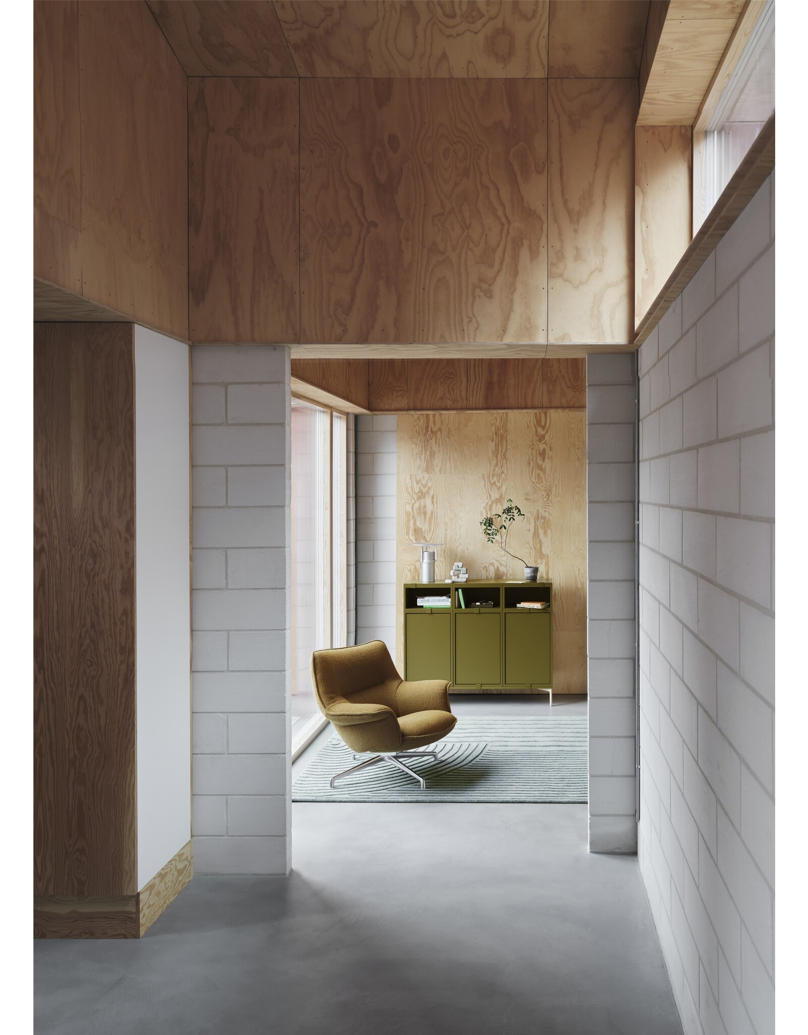 DOZE LOUNGE CHAIR