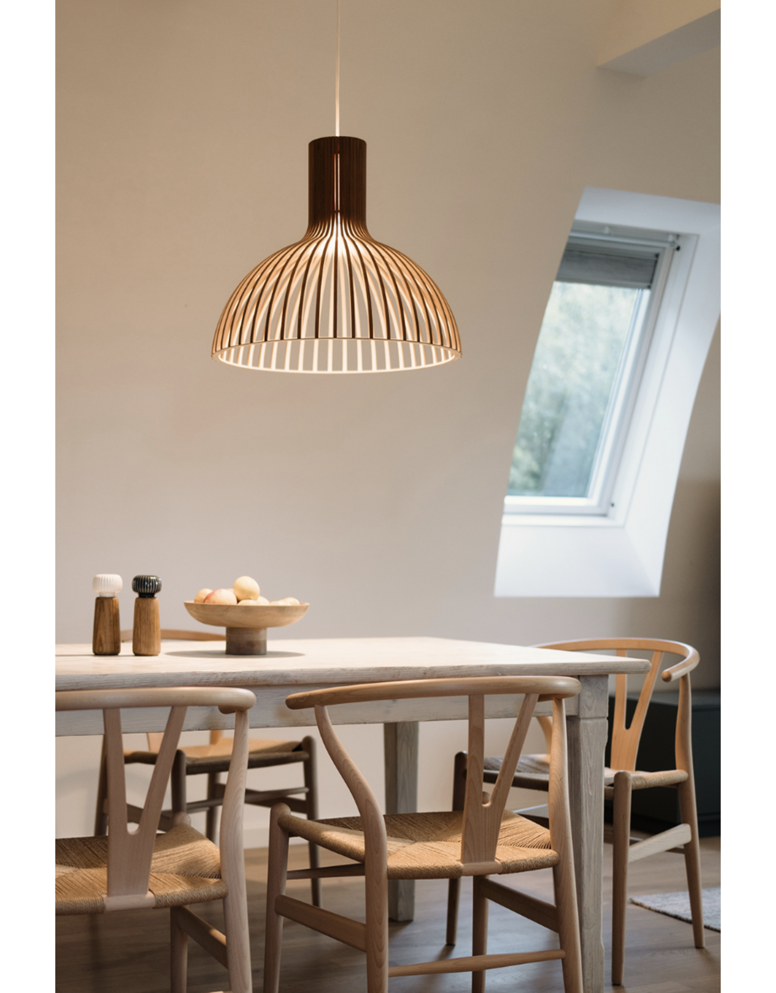 (SHOWROOM ITEM) VICTO 4250 PENDANT LAMP