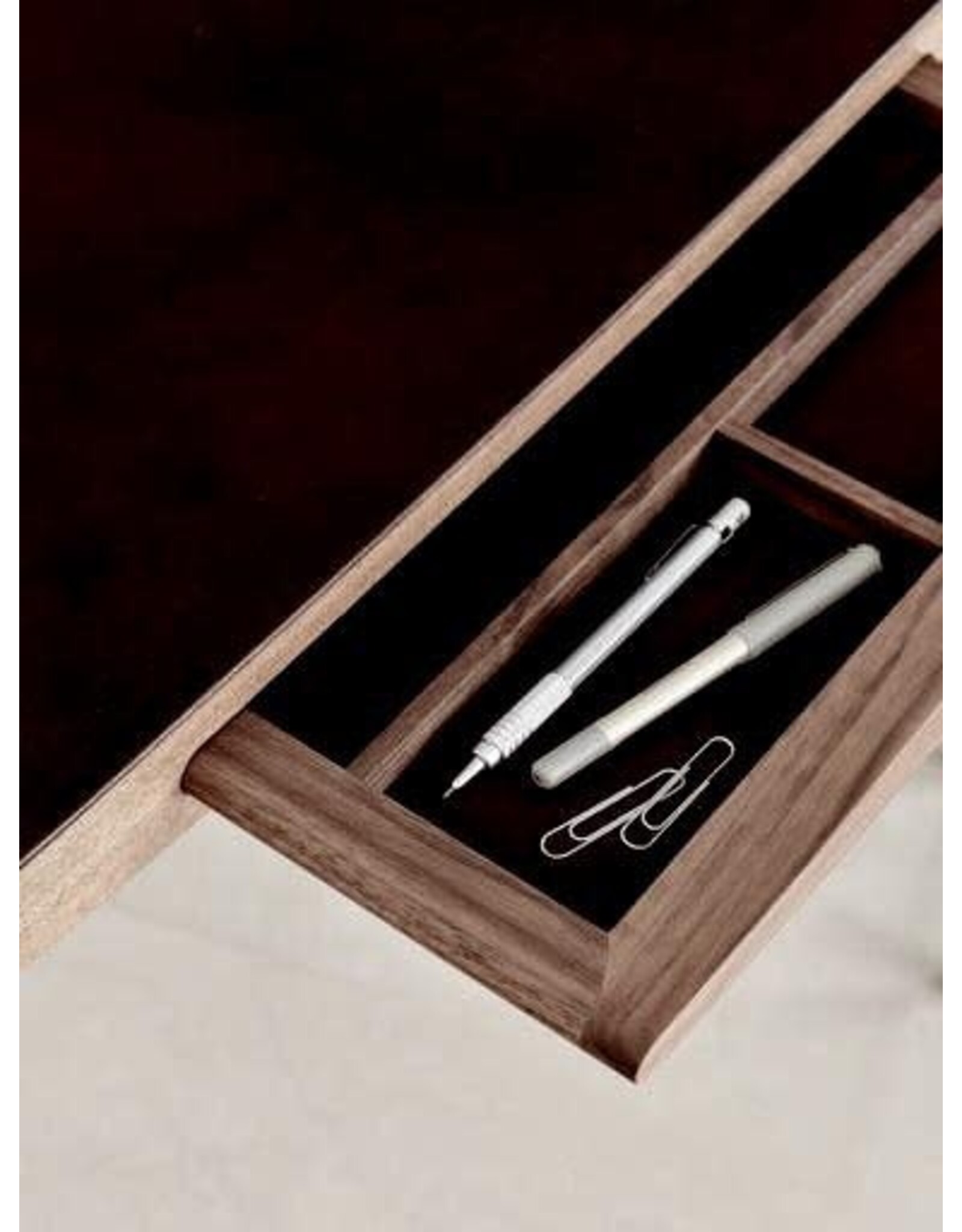 (SHOWROOM ITEM) AK 1310 DESK