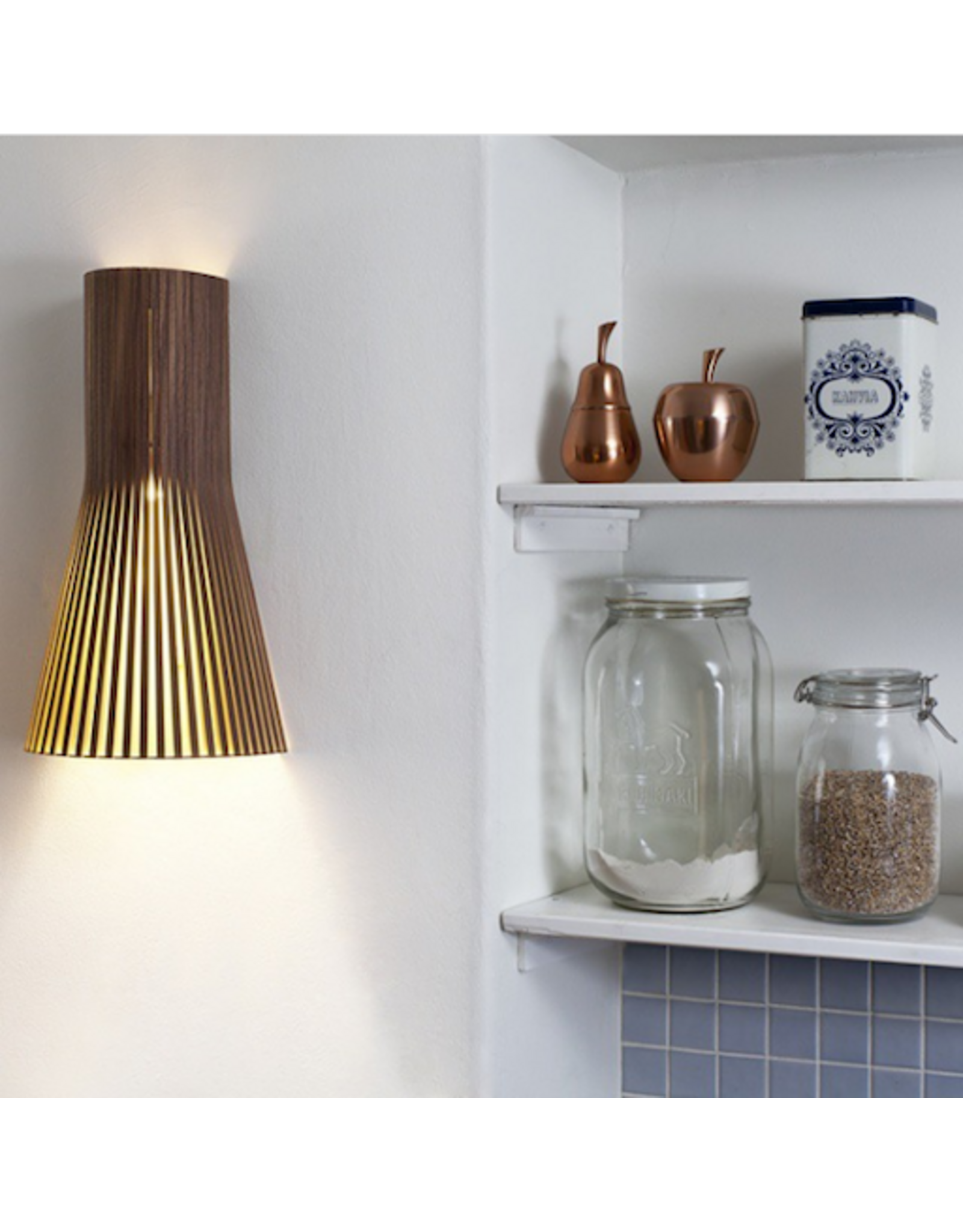 SECTO 4231 WALL LAMP IN BLACK