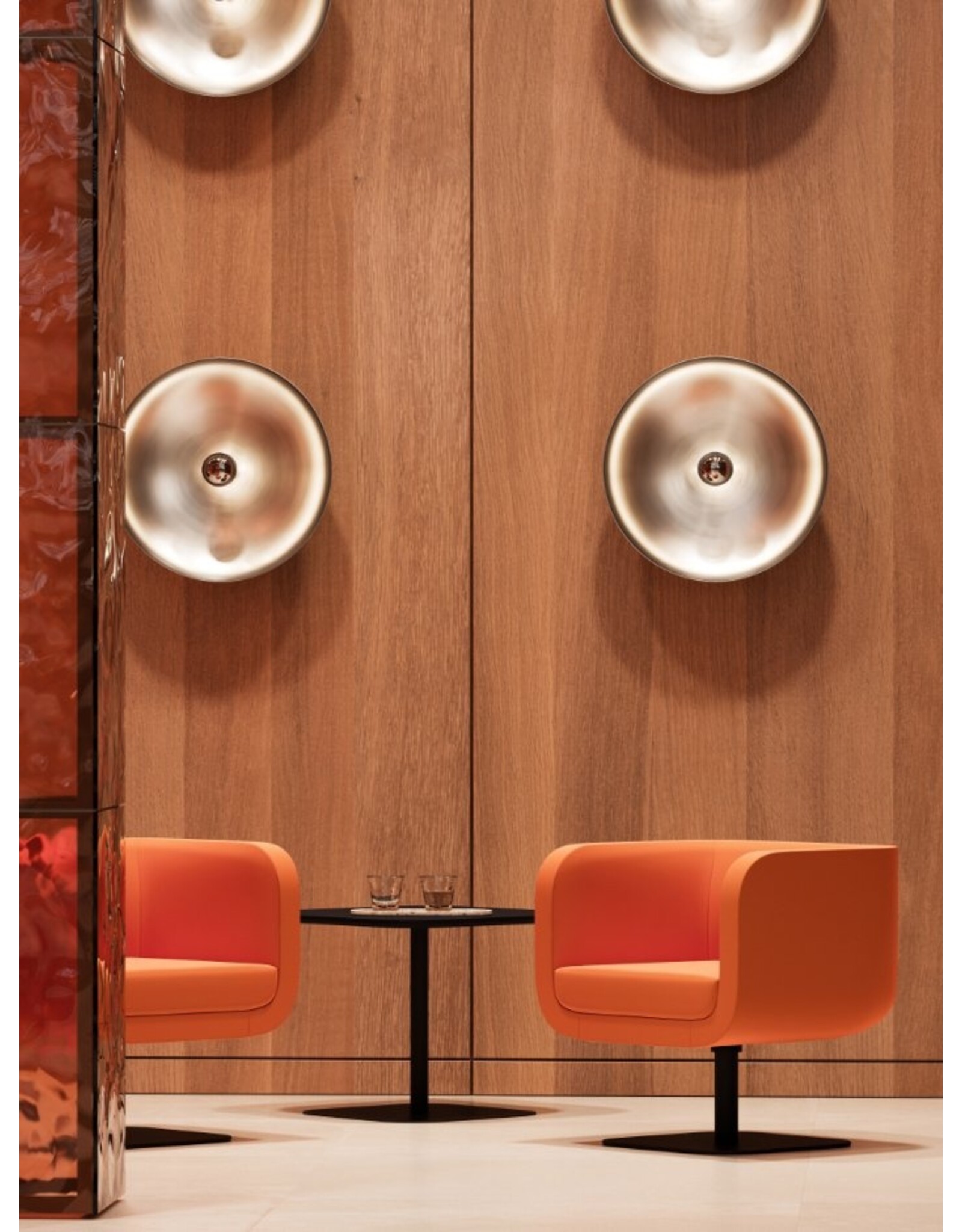 BOUND 旋轉扶手椅