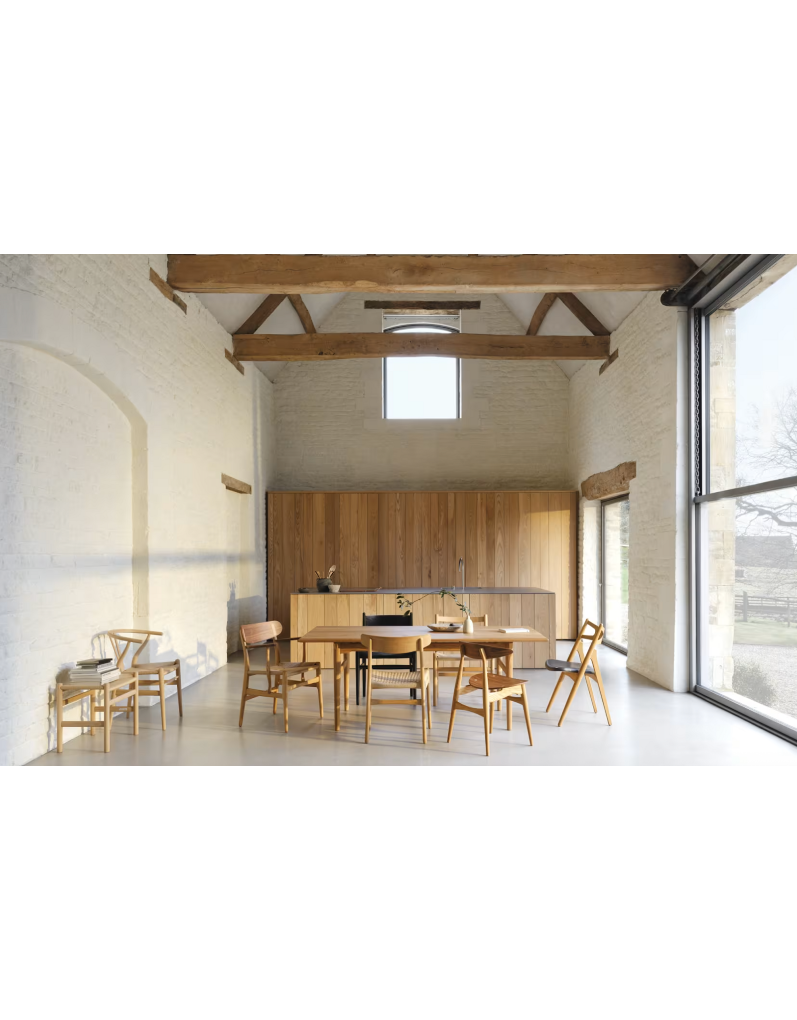 CH26 CHAIR IN OAK, ARMREST AND BACK IN WALNUT