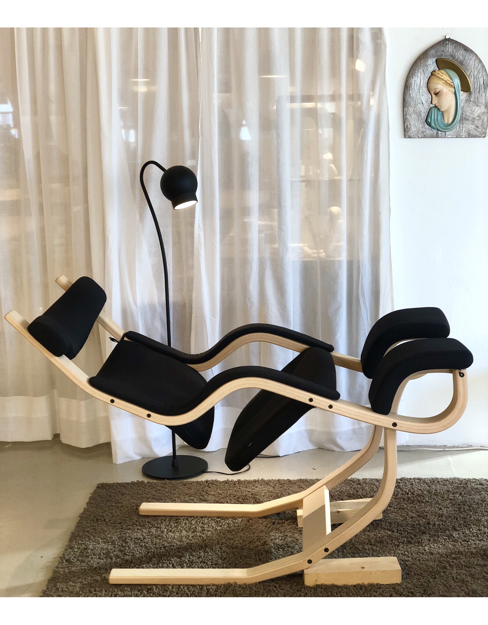 GRAVITY BALANS RECLINING CHAIR