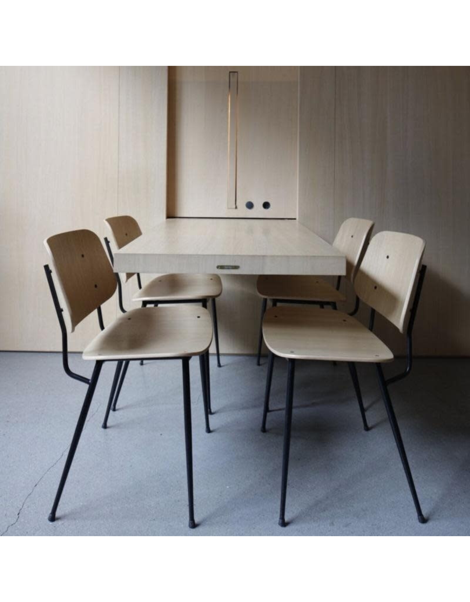 3060 SOBORG METAL BASE CHAIR