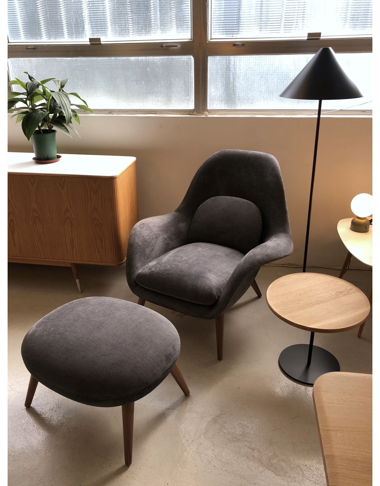 1770 SWOON LOUNGE CHAIR MATCH WITH OTTOMAN