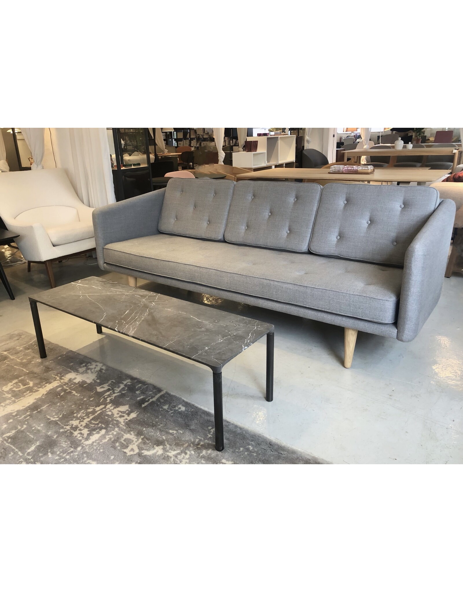 (SHOWROOM ITEM) 2003 NO. 1 3-SEATER SOFA