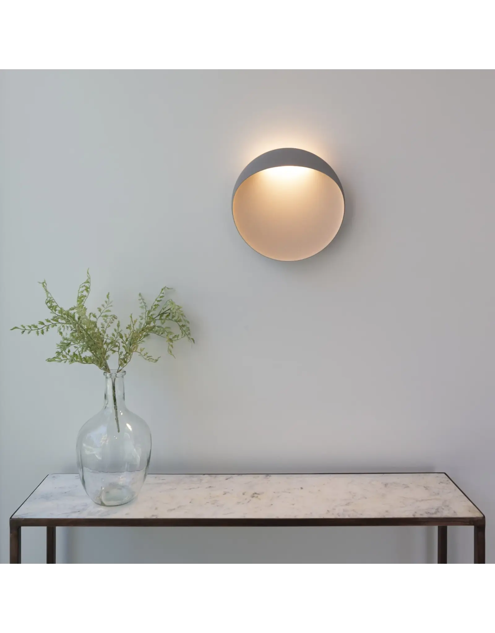 FLINDT WALL LAMP IN ALUMINUM COLOUR