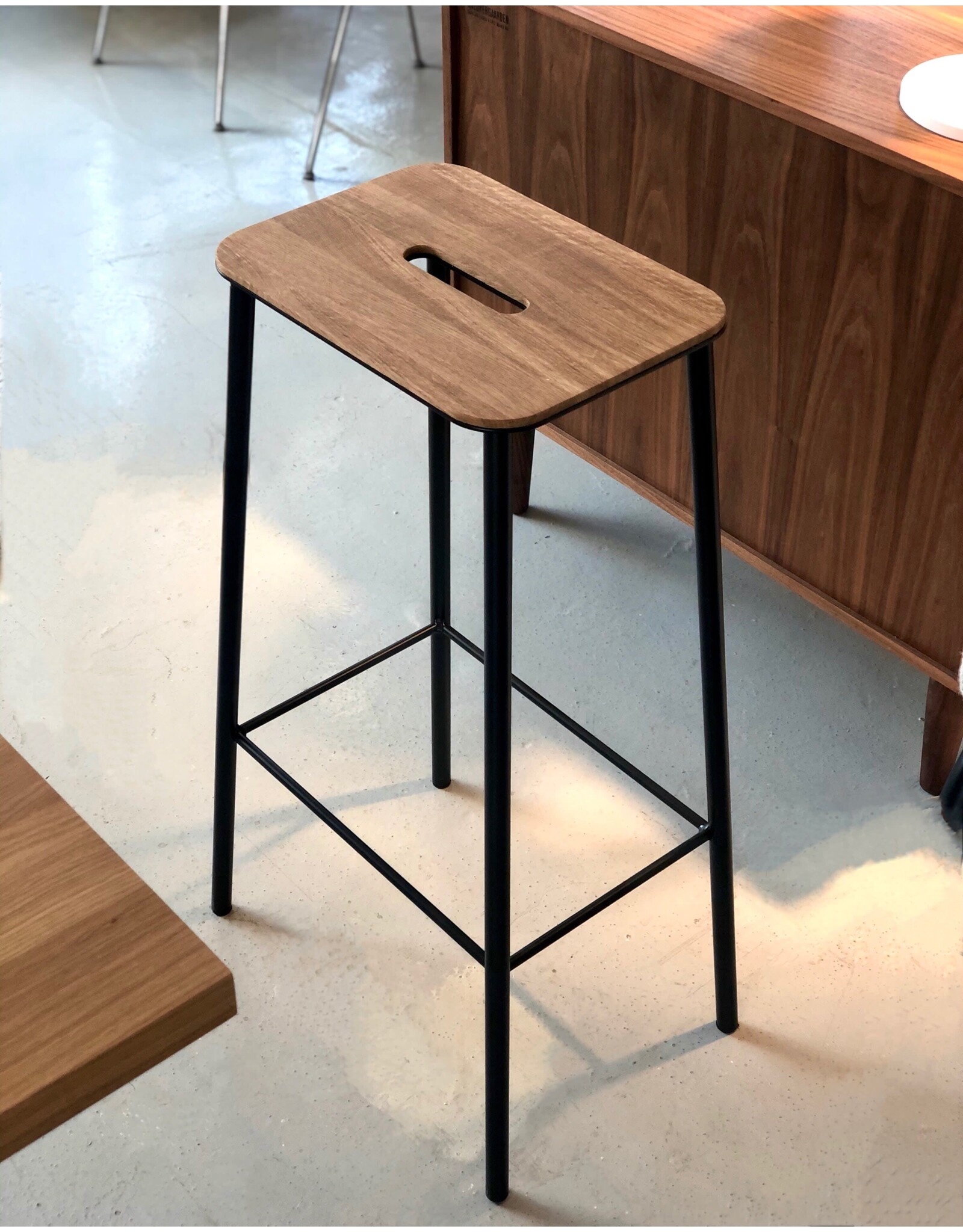ADAM STOOL IN OAK SEAT, BLACK STEEL FRAME