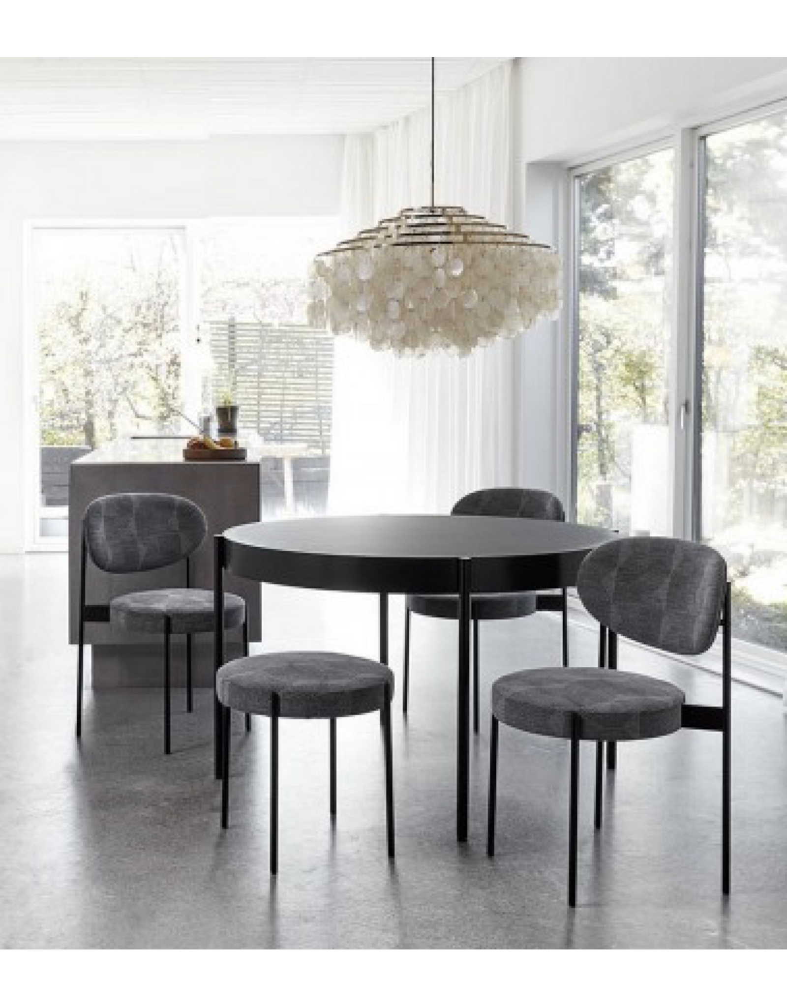 FUN 11DM BRASS PENDANT W/MOTHER OF PEARL DISCS