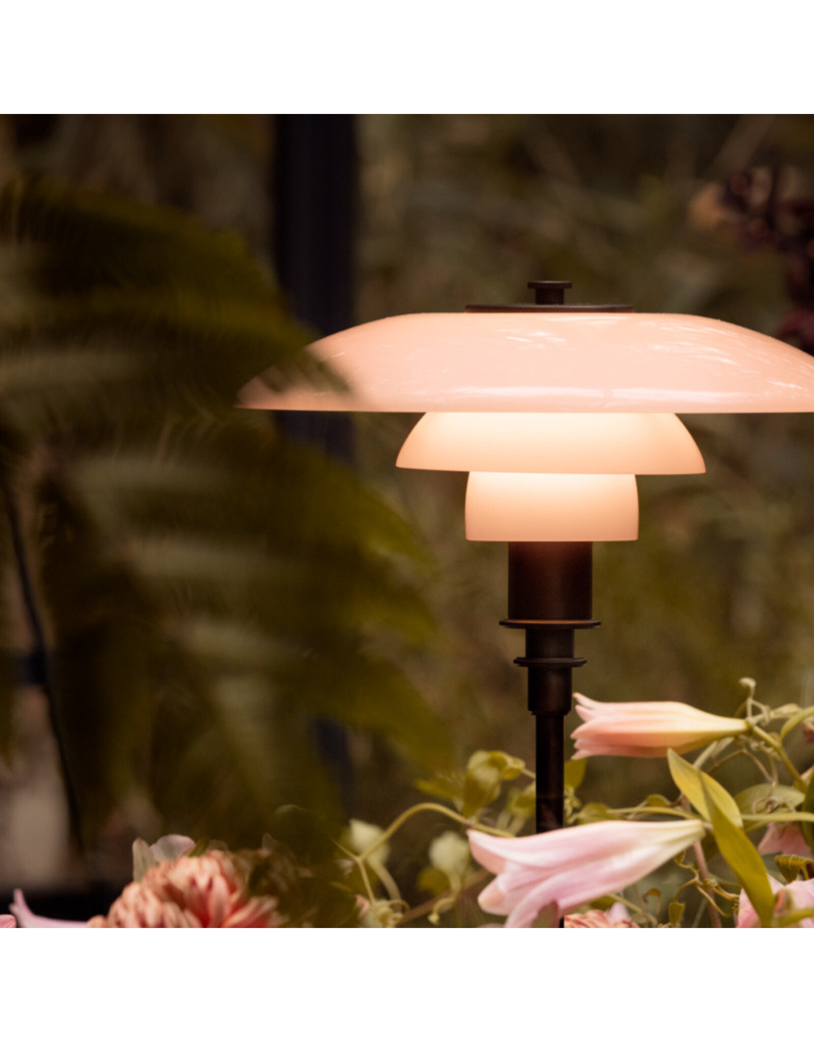 PH 3/2 TABLE LAMP IN DUSTY TERRACOTTA