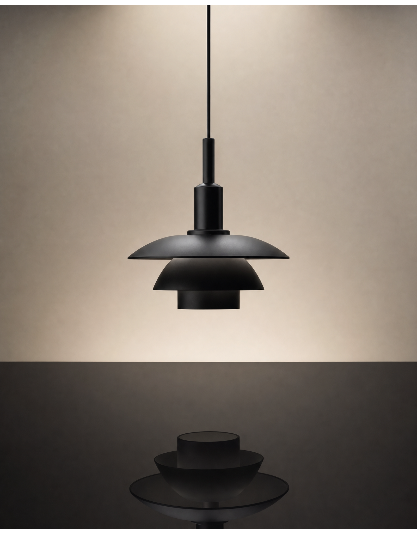 PH 3/3 PENDANT LAMP IN BLACK METAL SHADES