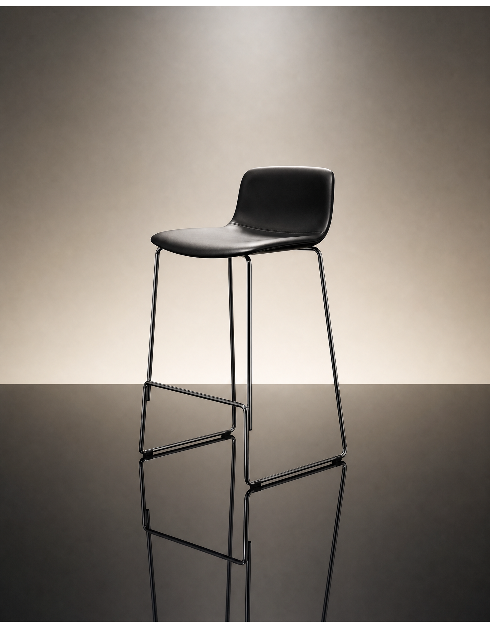 4312 PATO COUNTER STOOL IN BLACK LEATHER