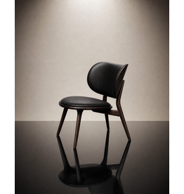 THE LOUNGE CHAIR