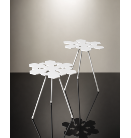 (陳列室物品) SNOWFLAKES  雪花圖案隨機邊桌，一套兩件