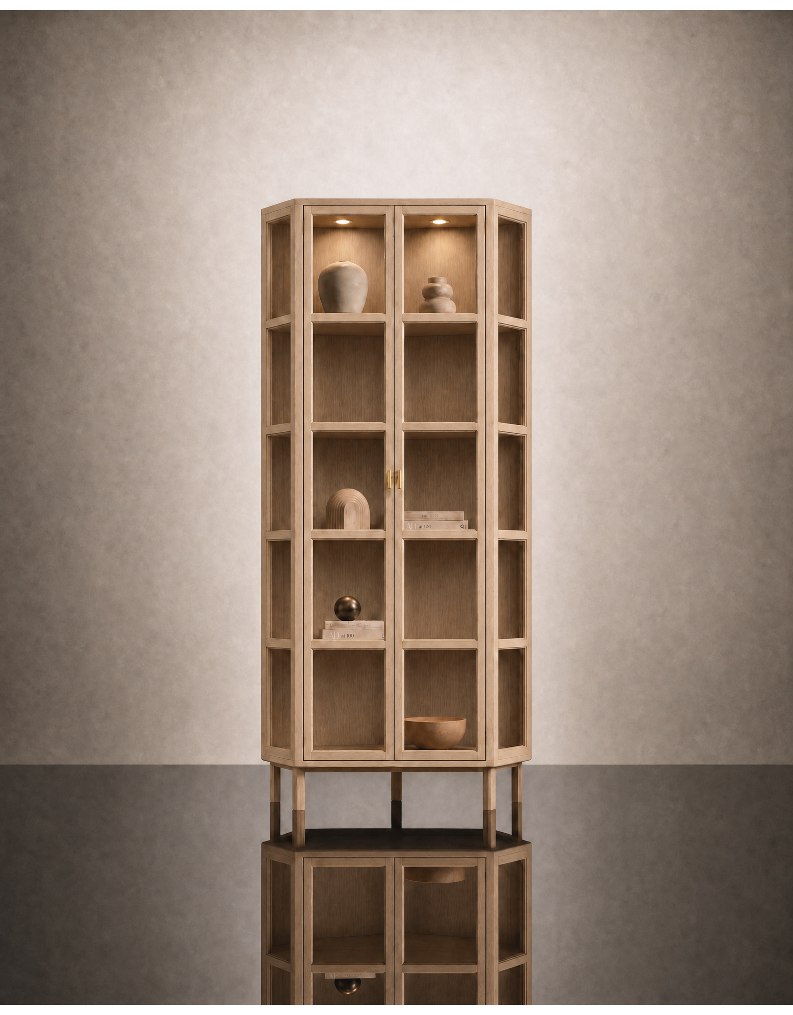 ANGULUS VITRINE 牆角玻璃展示櫃