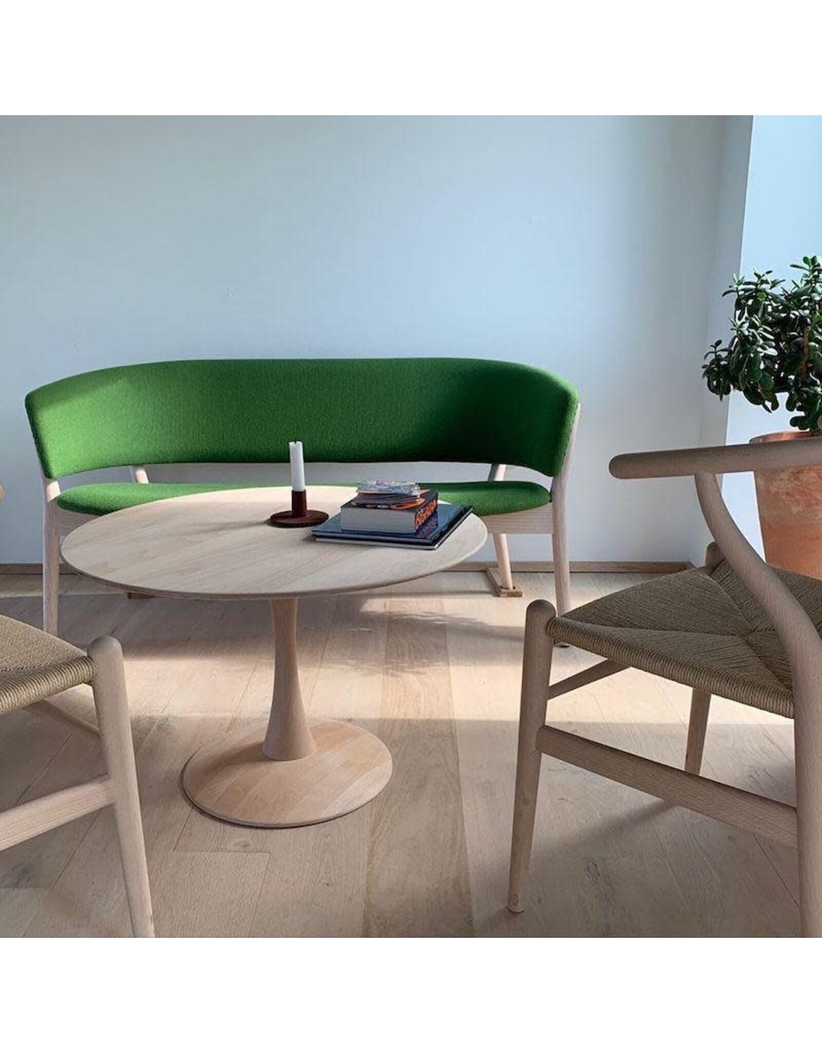 ND112 TRISSE TABLE