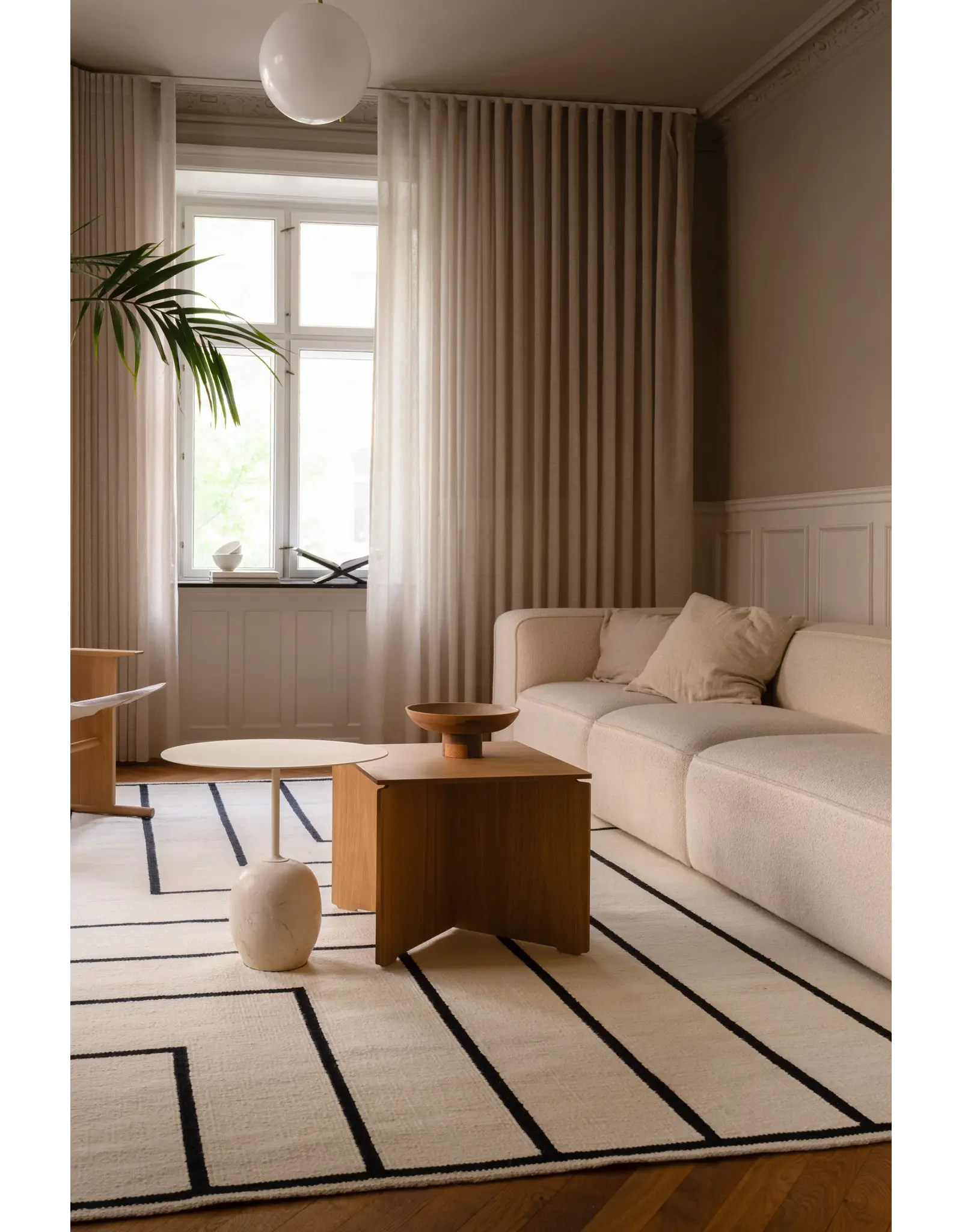 NORDICMODERN RUG VK-1 IN WHITE/BLACK  COLOUR