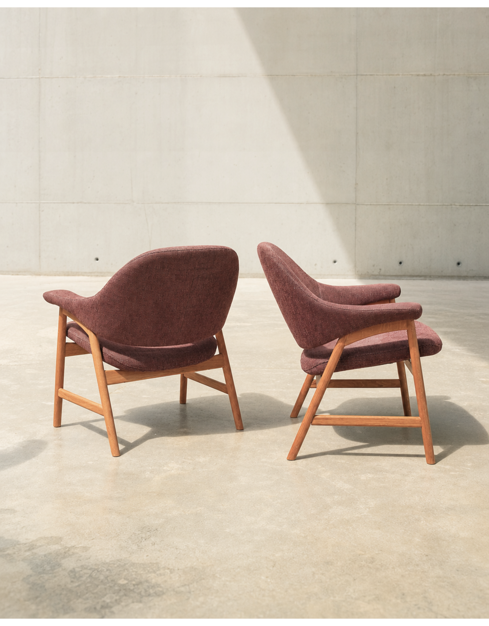1960's INSPIRED PAIR OF BREEZE LOUNGE CHAIRS