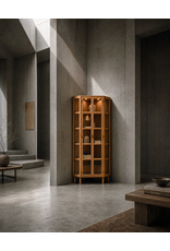 ANGULUS VITRINE 牆角玻璃展示櫃