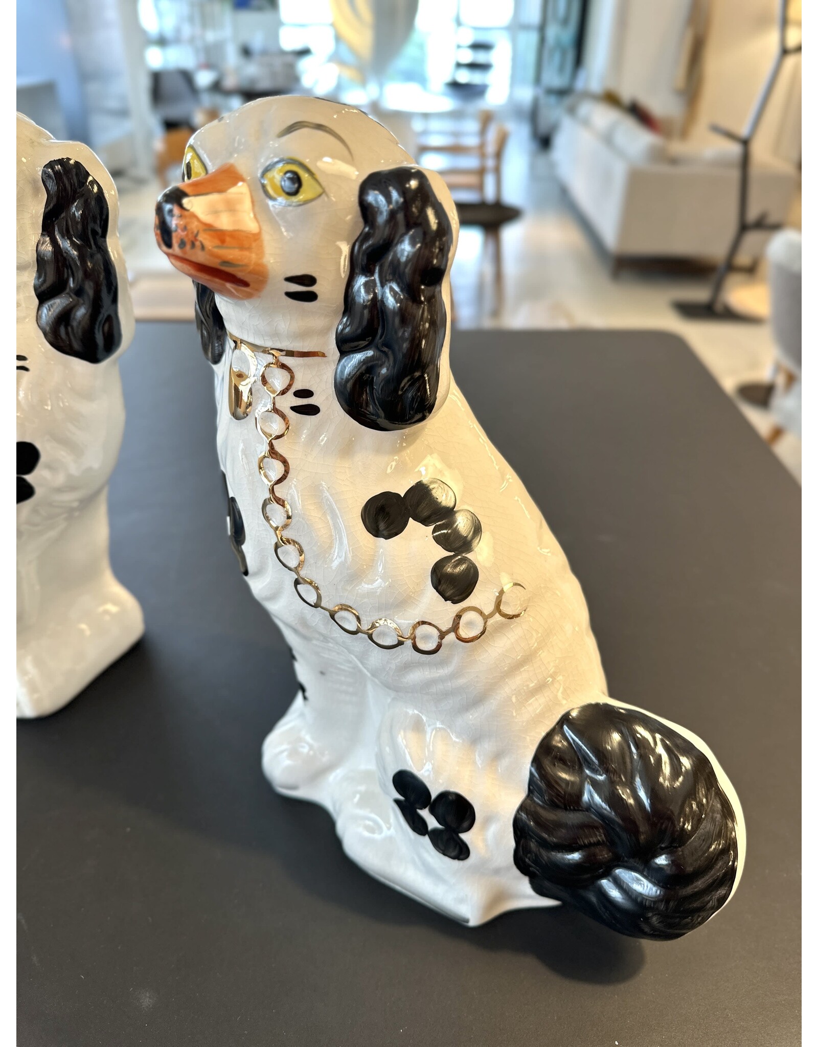 HAND PAINTED 斯塔福德郡獵犬一對