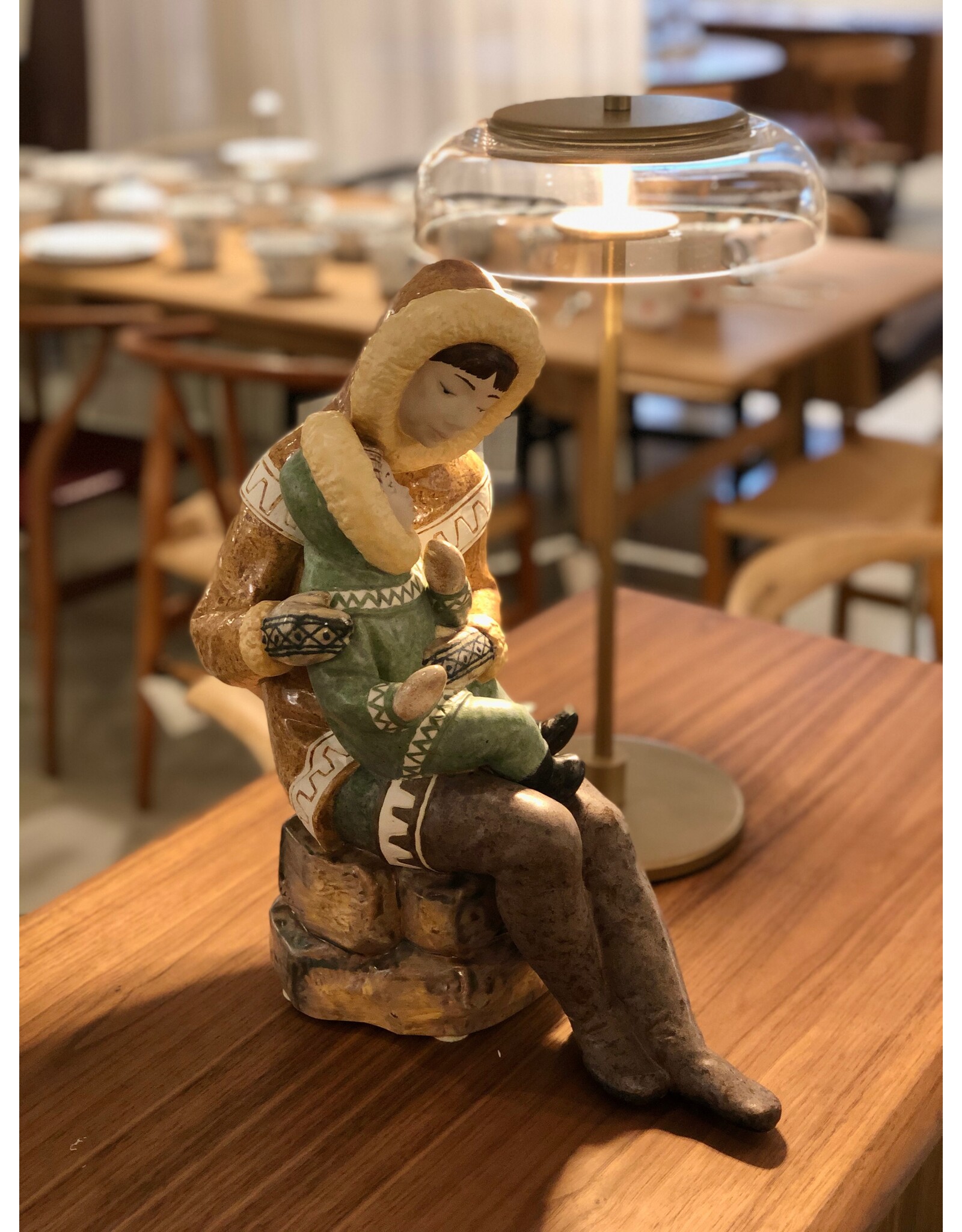 RARE 1970'S FIGURINE OF SEATED INUIT MOTHER WITH CHILD IN LAP