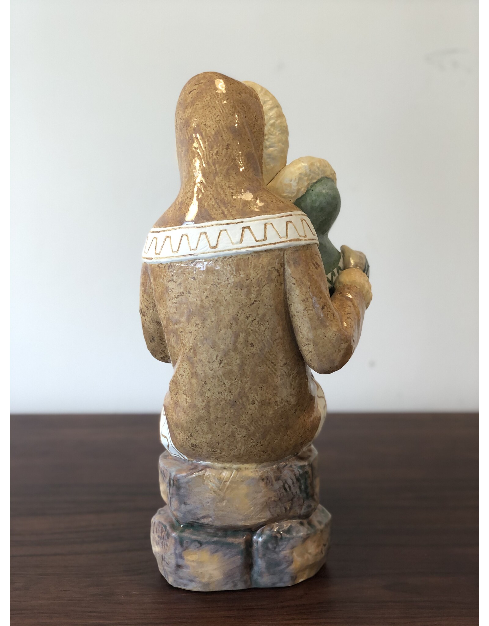 RARE 1970'S FIGURINE OF SEATED INUIT MOTHER WITH CHILD IN LAP