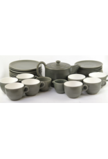 35 件灰釉陶茶具 (8人用)