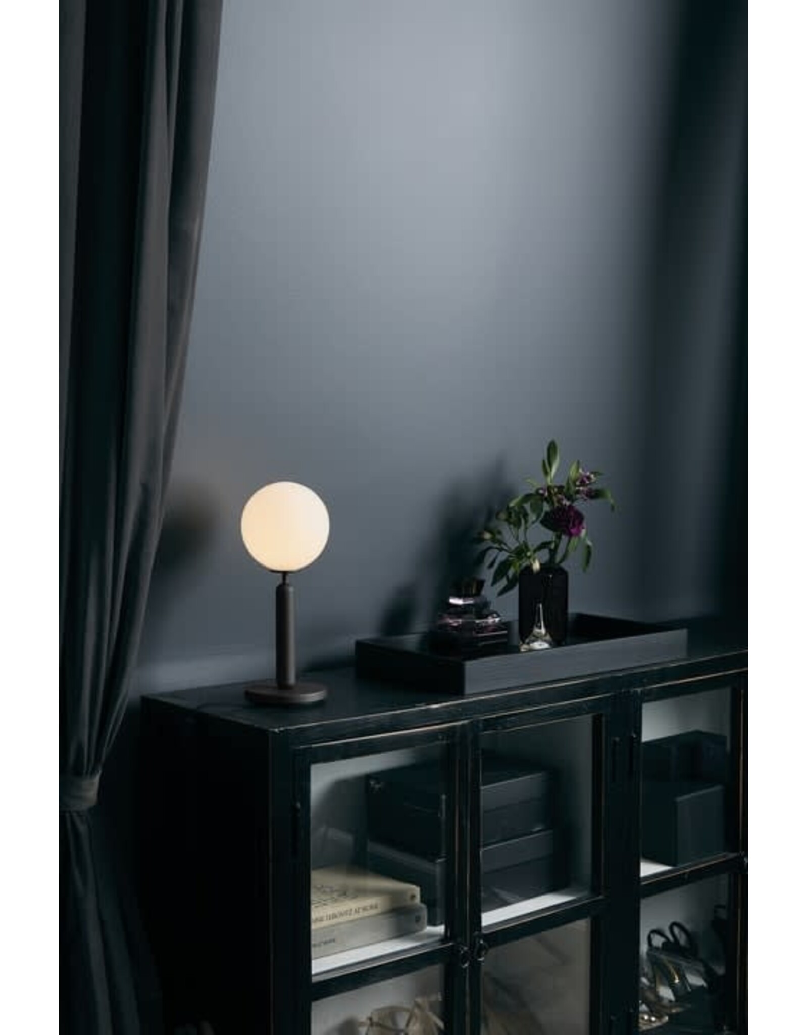 MIIRA TABLE LAMP