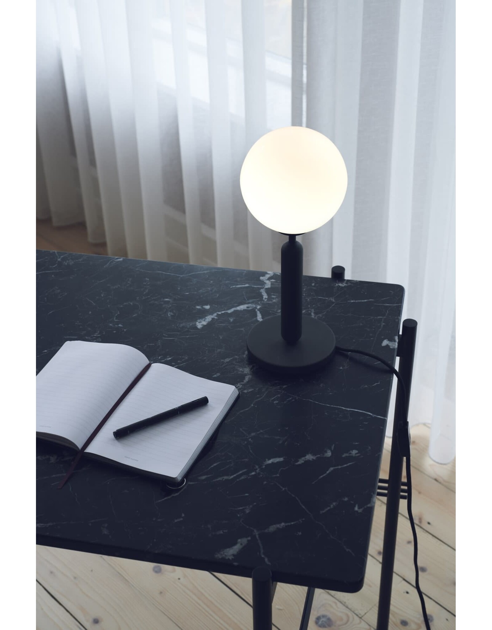 MIIRA TABLE LAMP