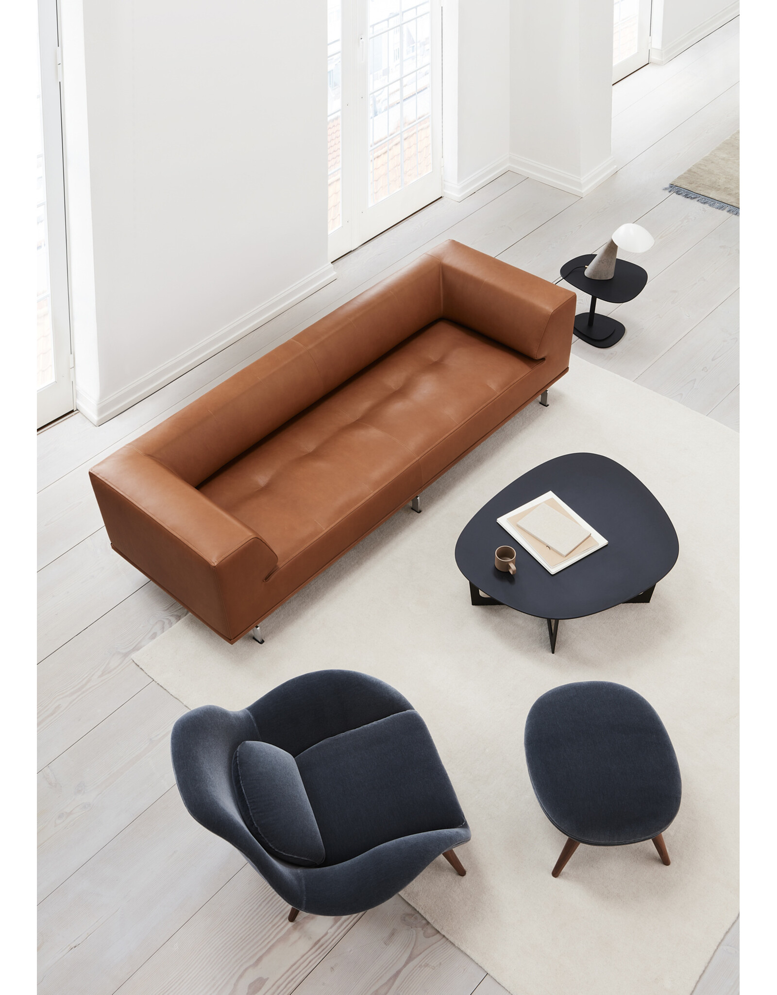 4511 DELPHI SOFA IN LEATHER