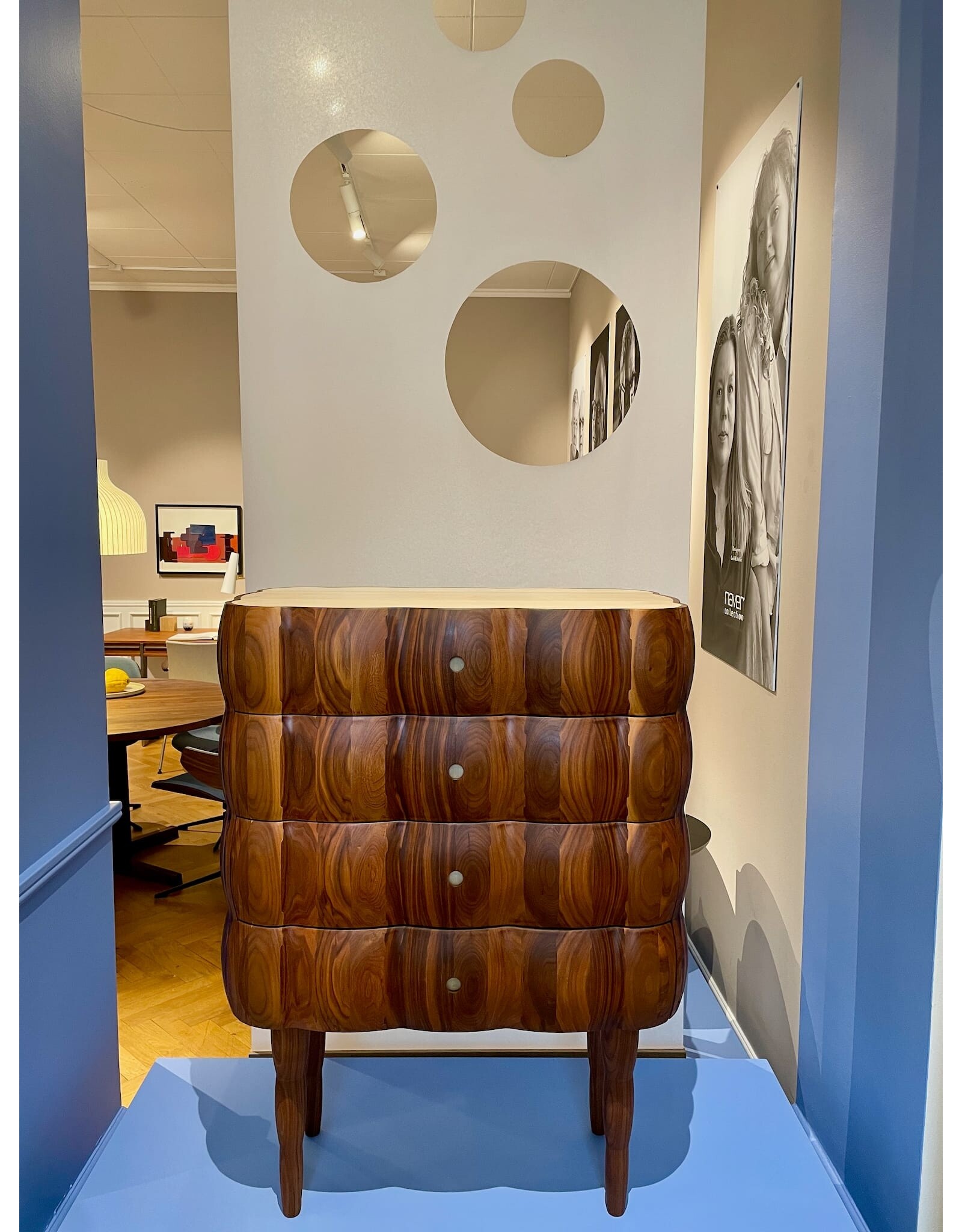 AK 1050 INFLATED CHEST OF DRAWERS