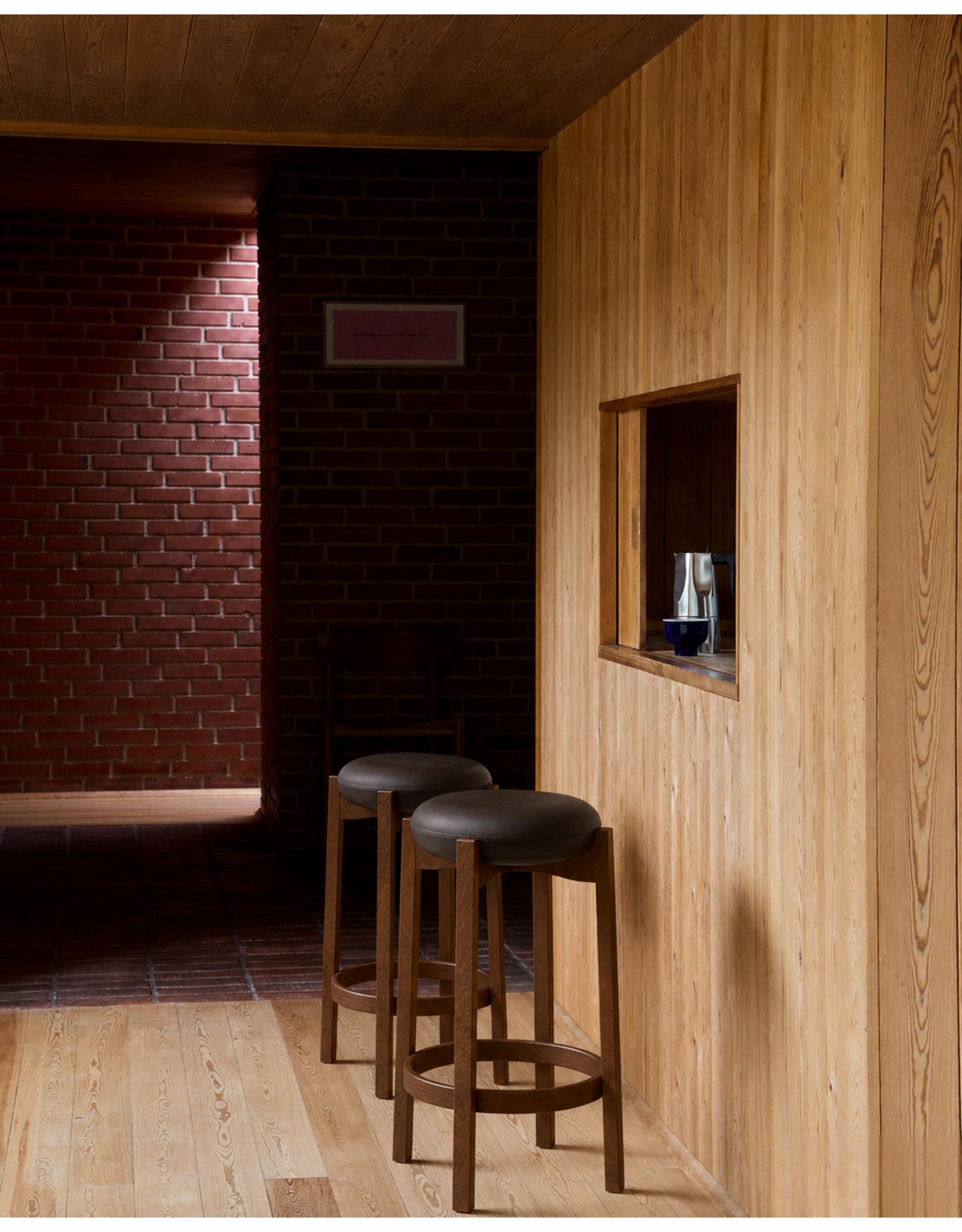 6831  PIONEER STOOL