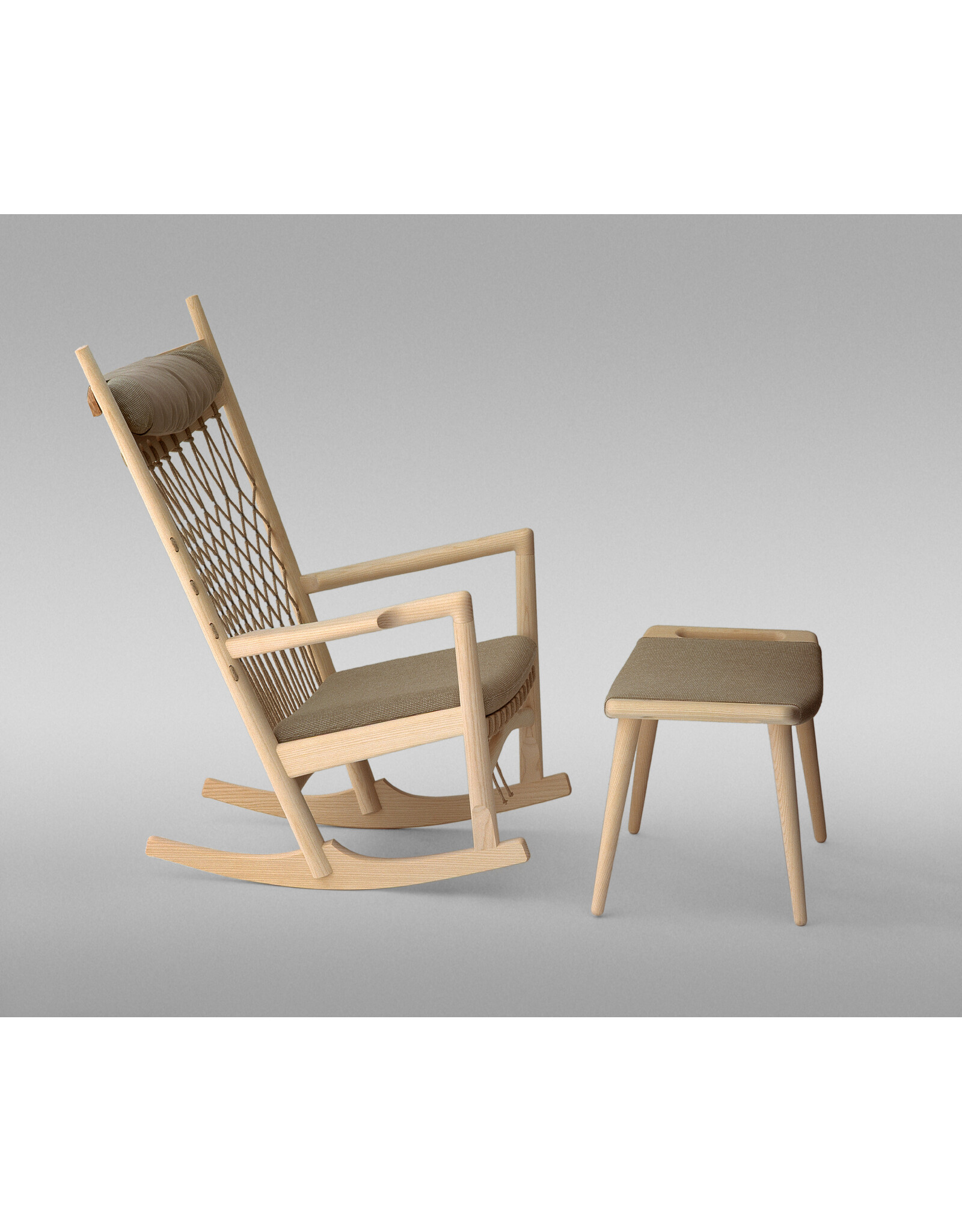 PP124 ROCKING CHAIR