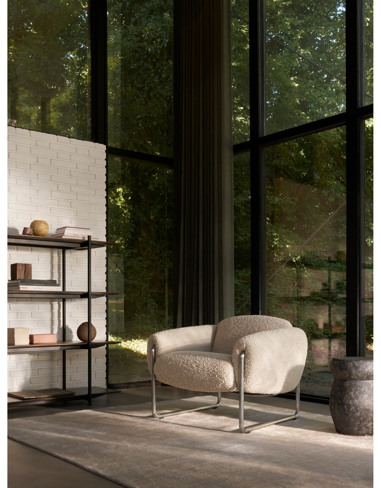 ODETTE LOUNGE CHAIR