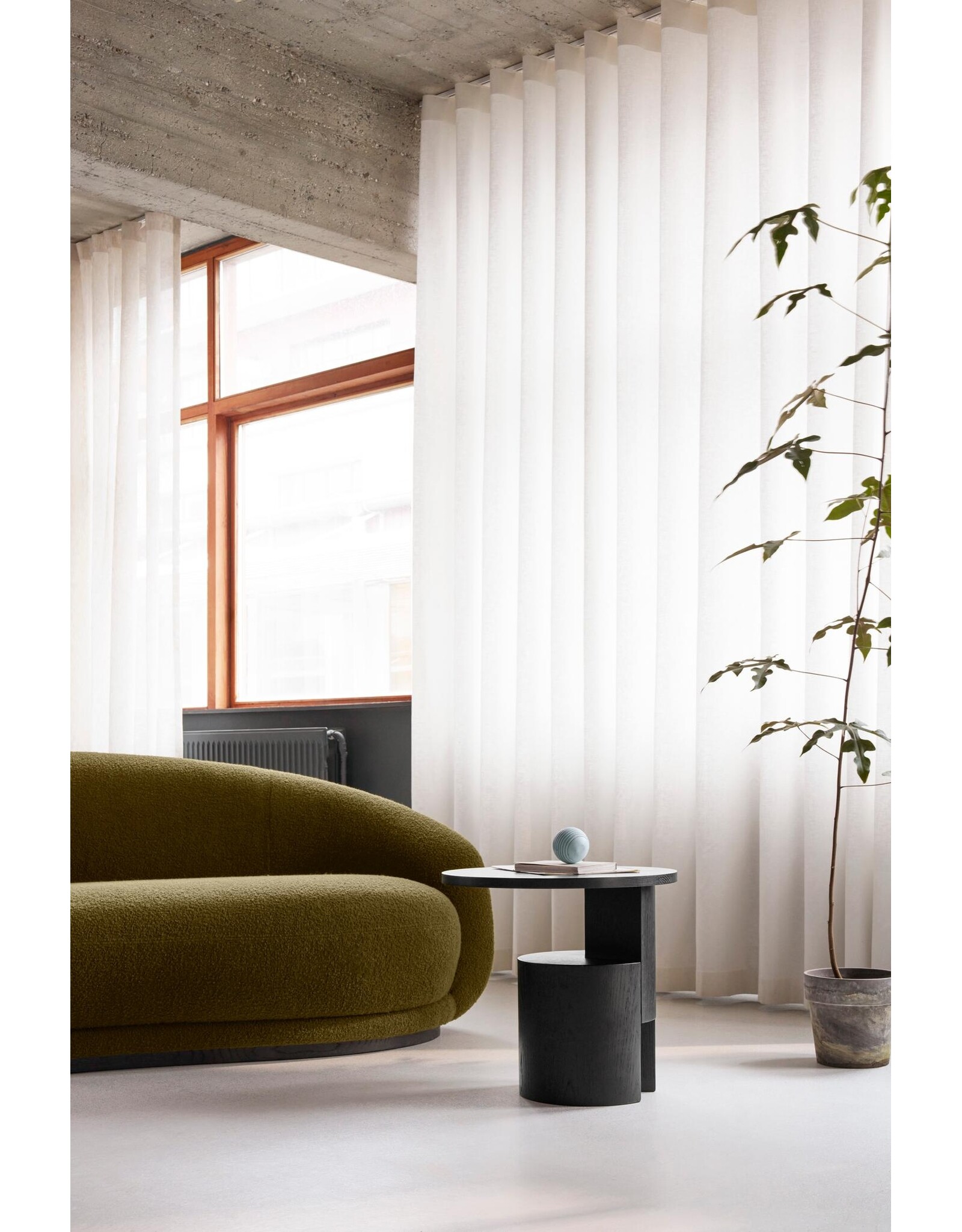 MONTHOLON CURVED 3 SEATER SOFA