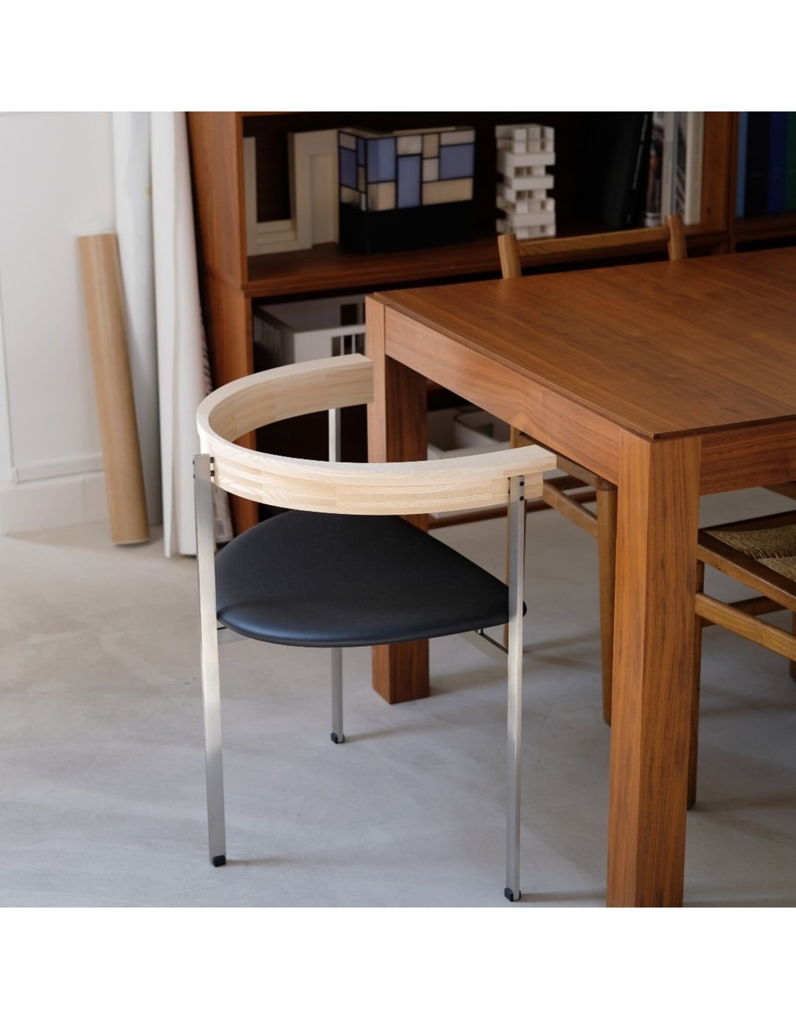 PK11 ARMCHAIR