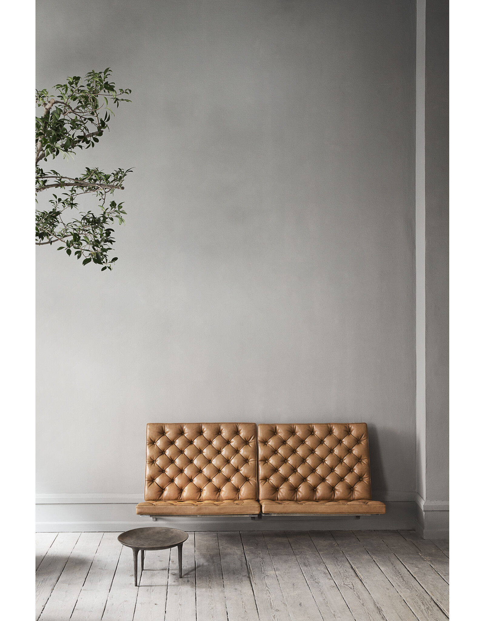 PK26 1-SEATER SOFA, WALL MOUNTED