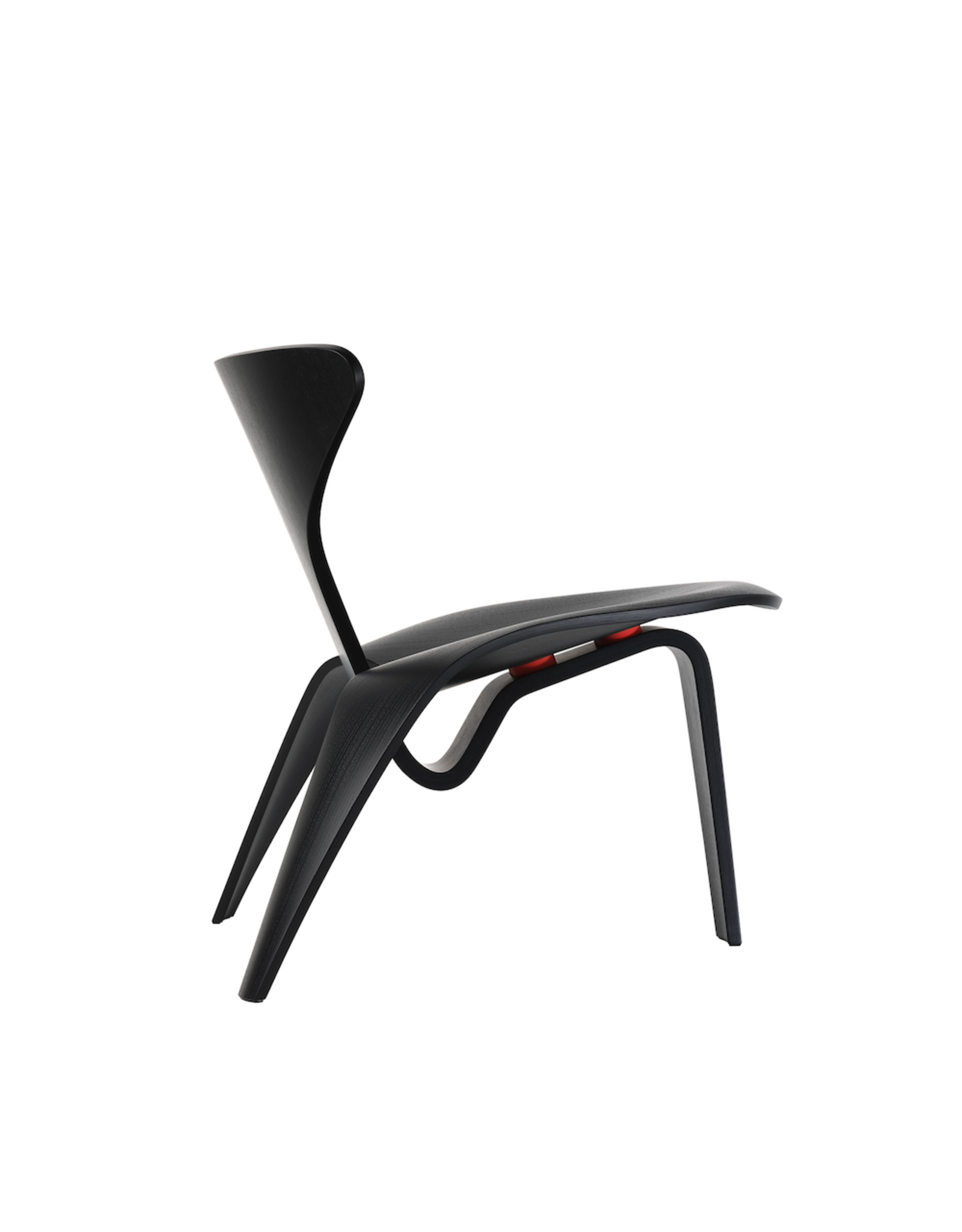 PK0 A LOUNGE CHAIR